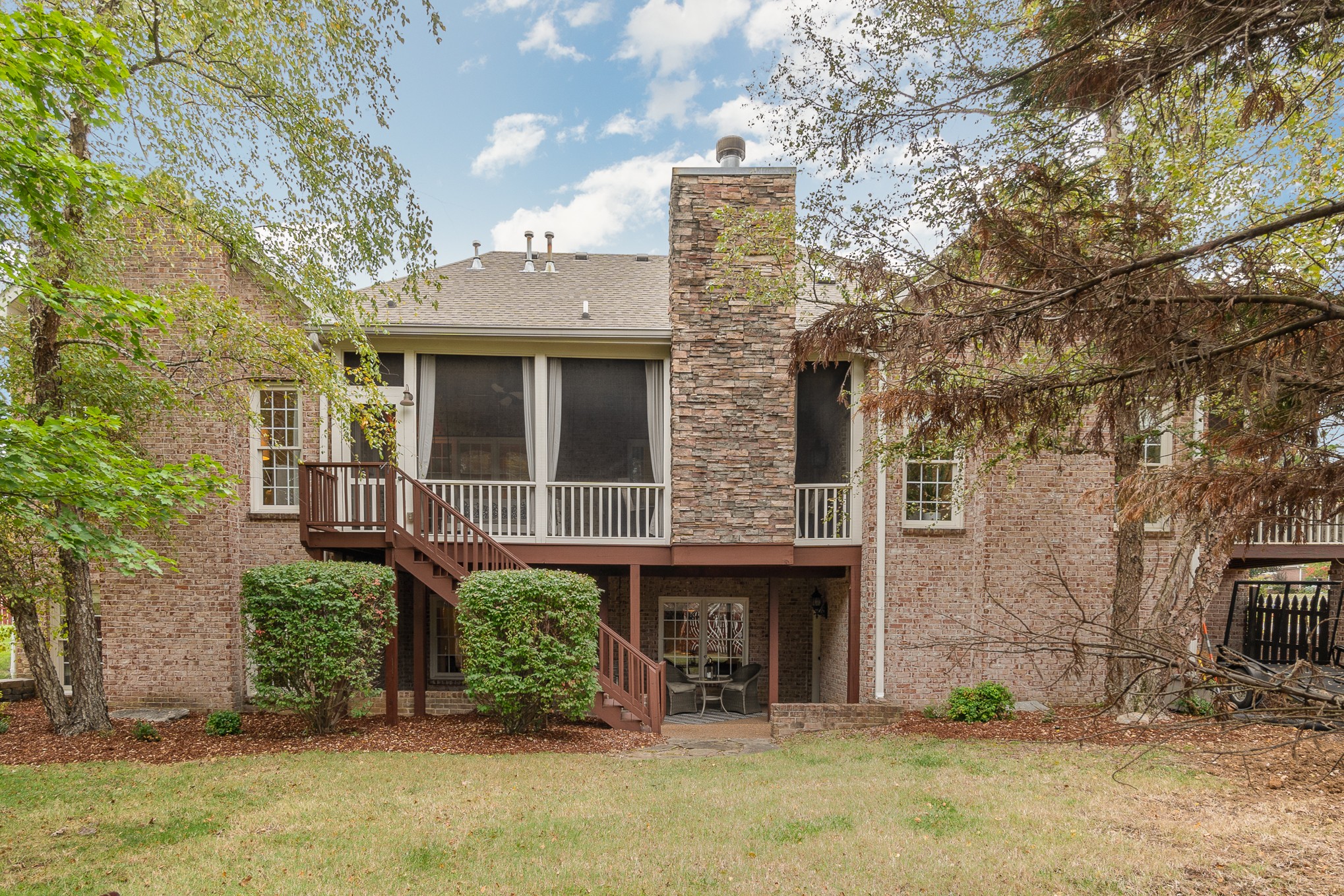 9461 Calais Ct