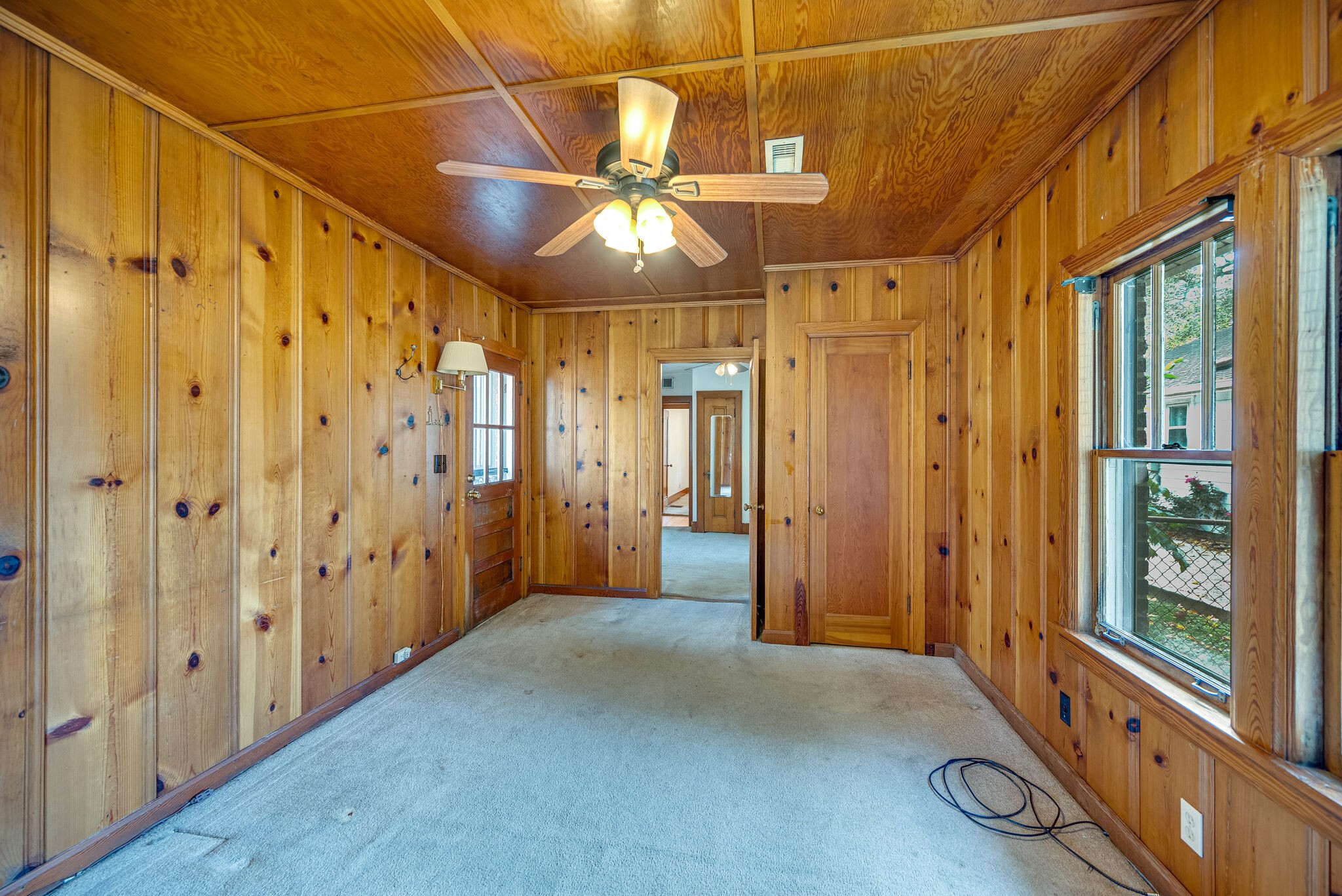 1123 Stratford Ave