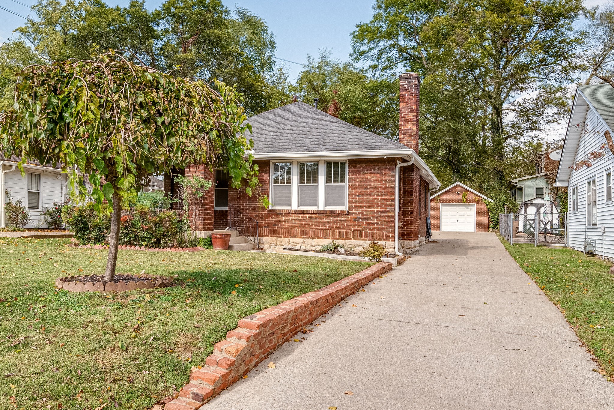 1123 Stratford Ave
