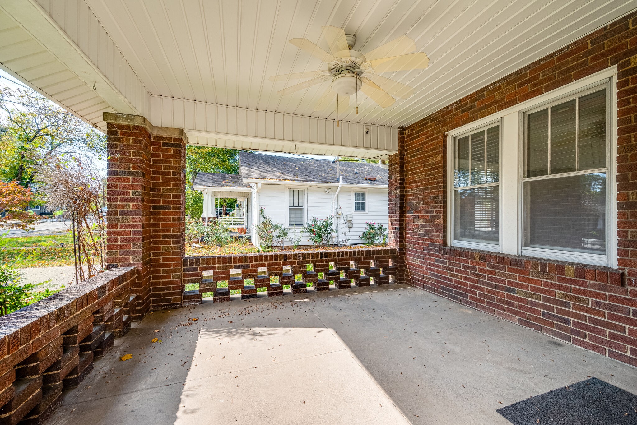 1123 Stratford Ave