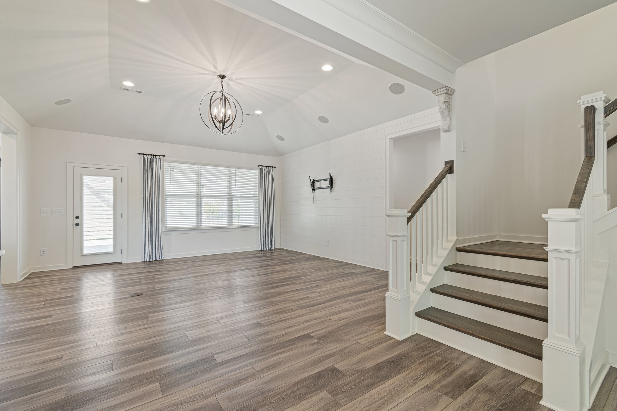 7505 Delancey Dr