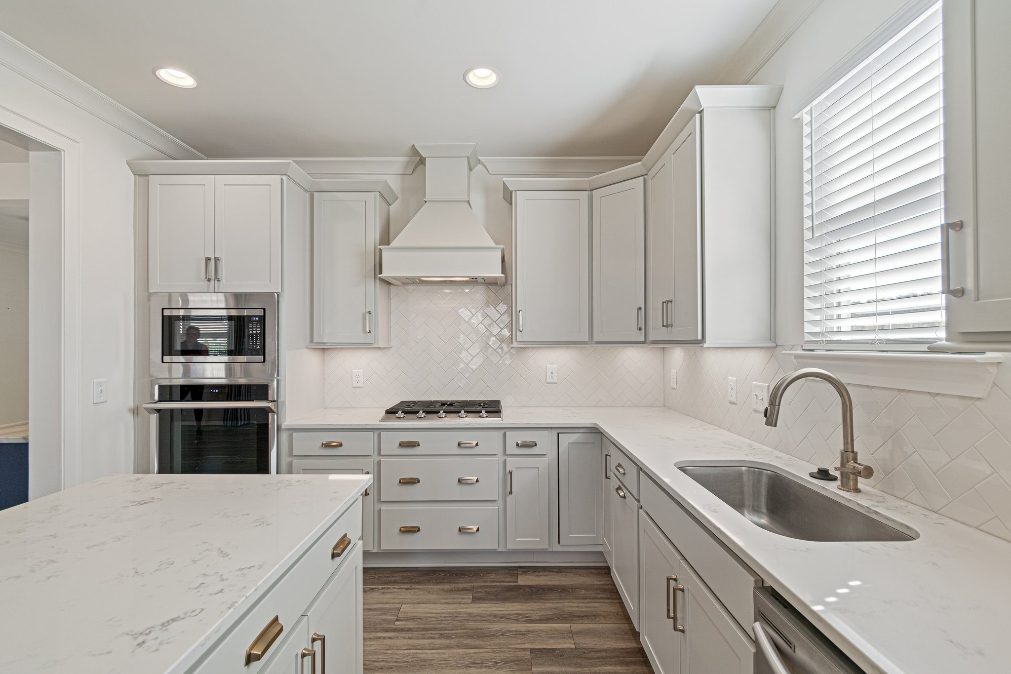 7505 Delancey Dr