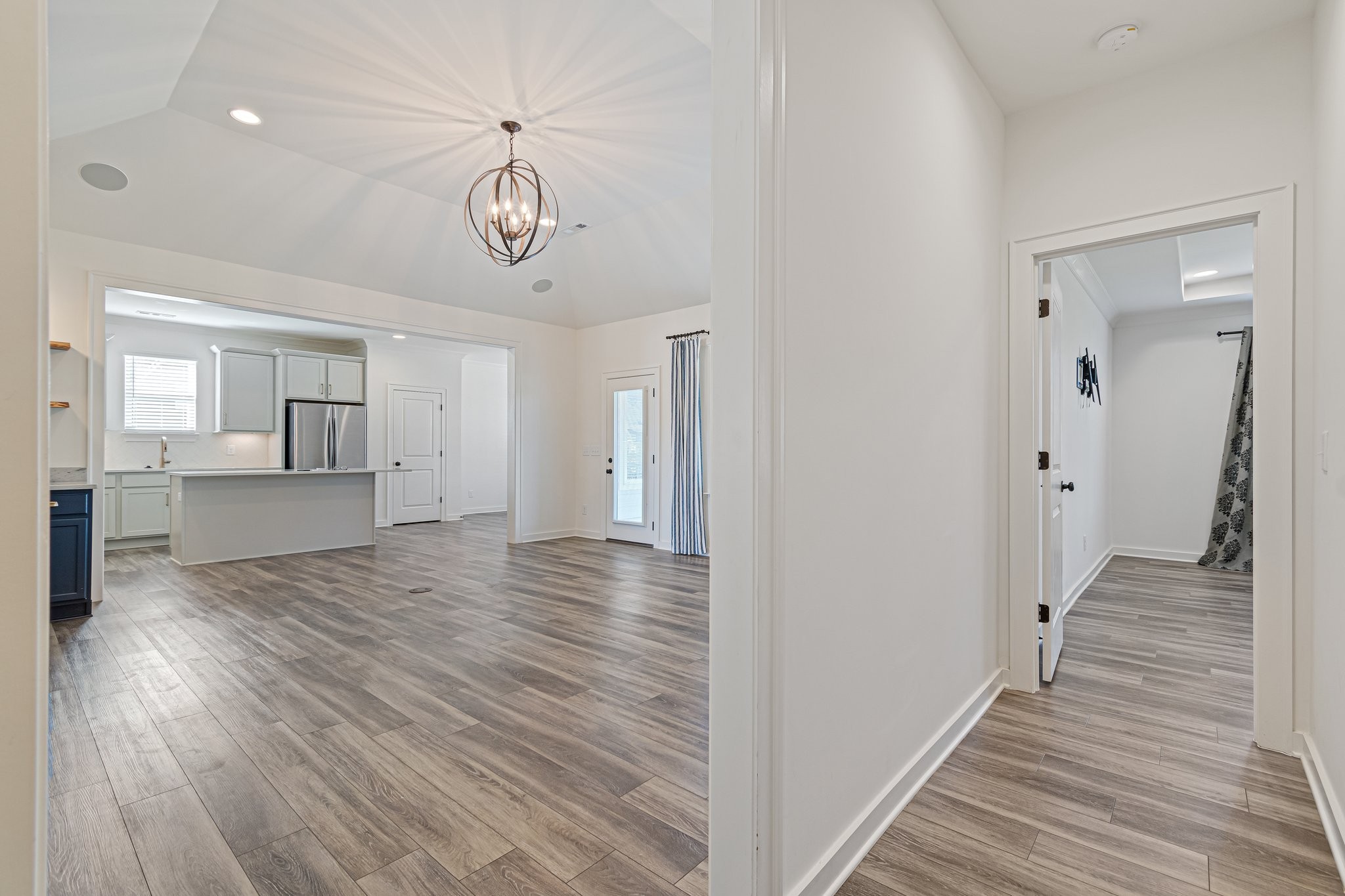 7505 Delancey Dr
