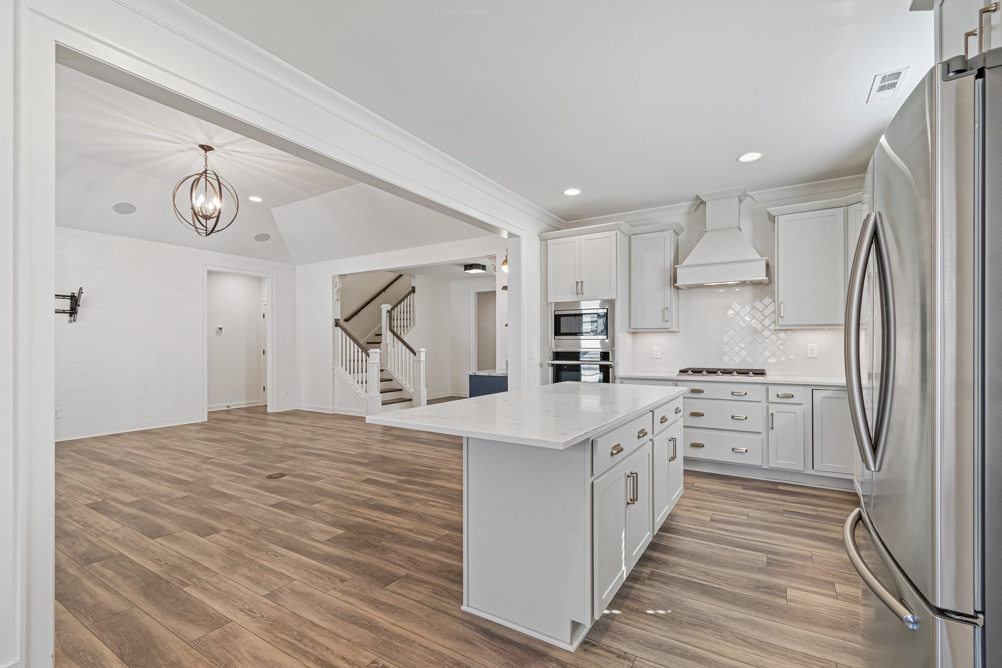 7505 Delancey Dr
