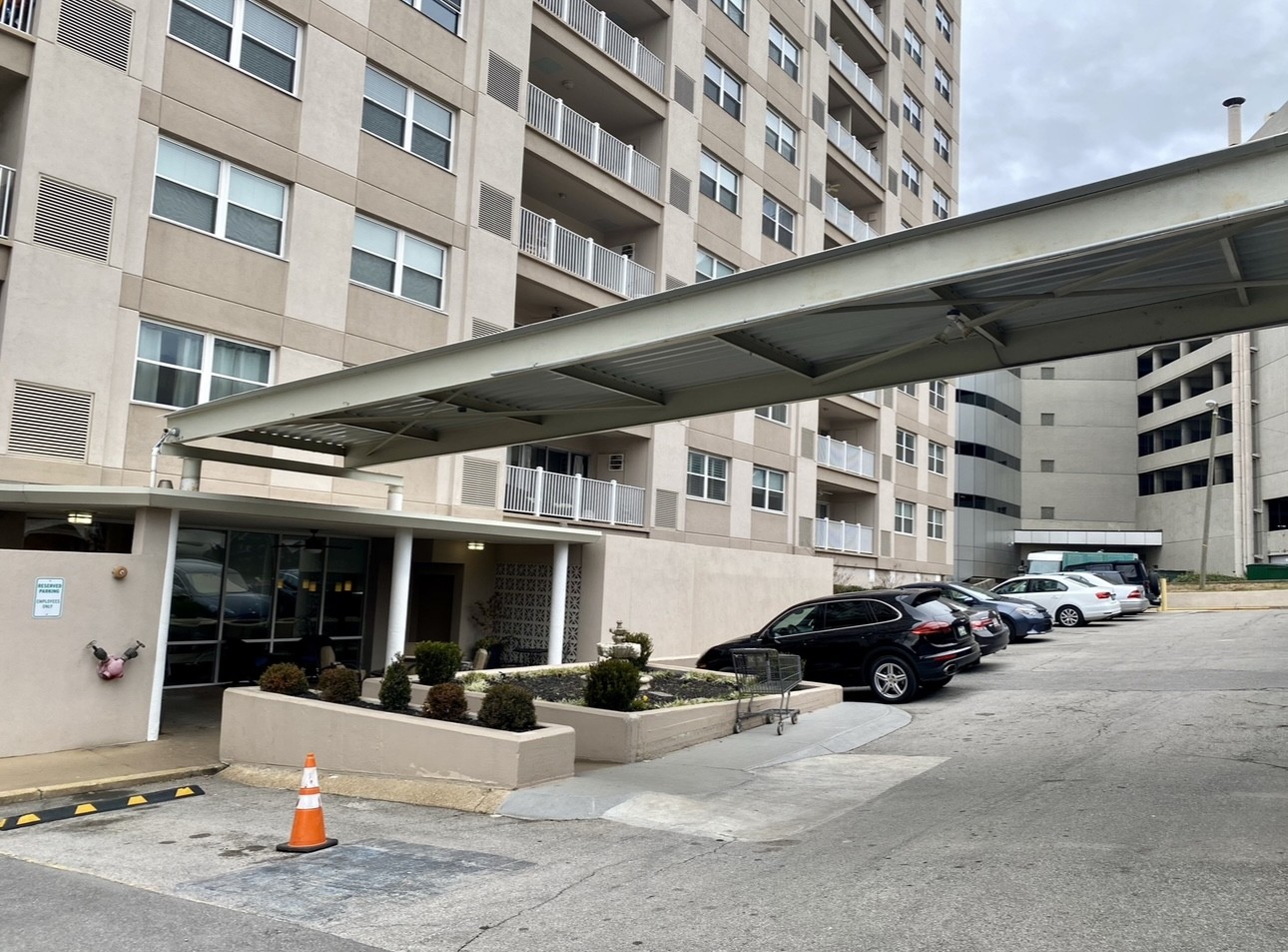 3415 W End Ave Unit: 910E