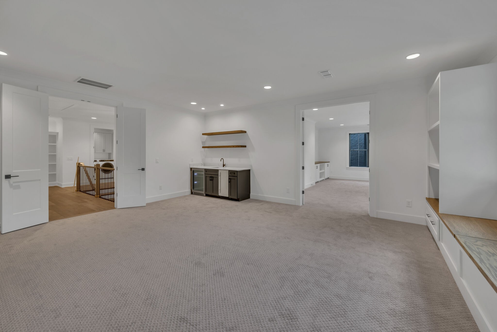 4125 Outer Dr