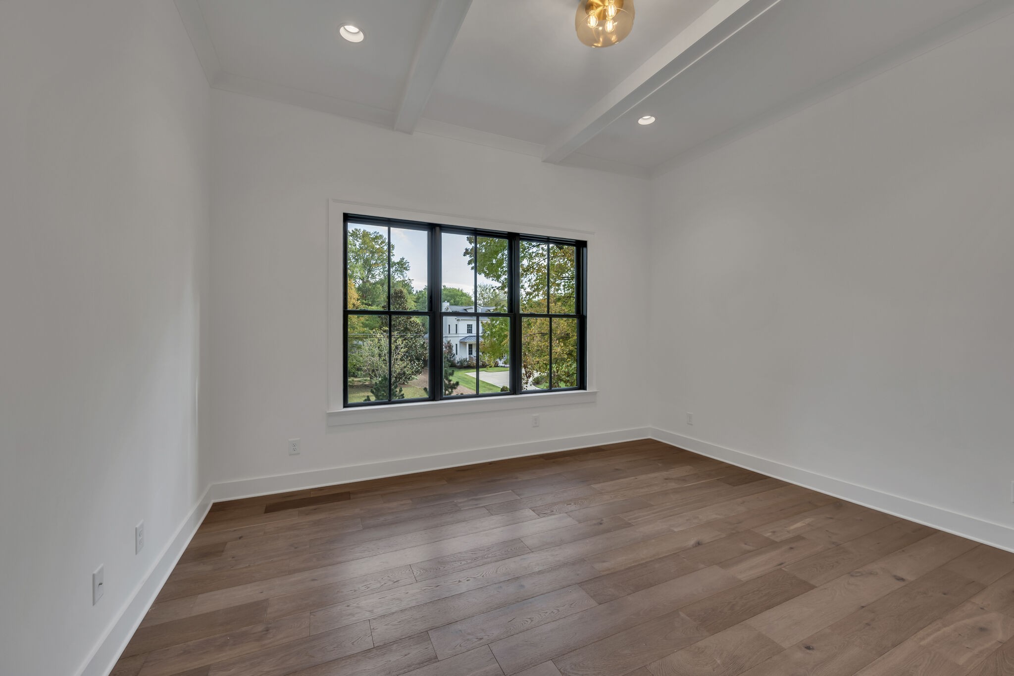 4125 Outer Dr