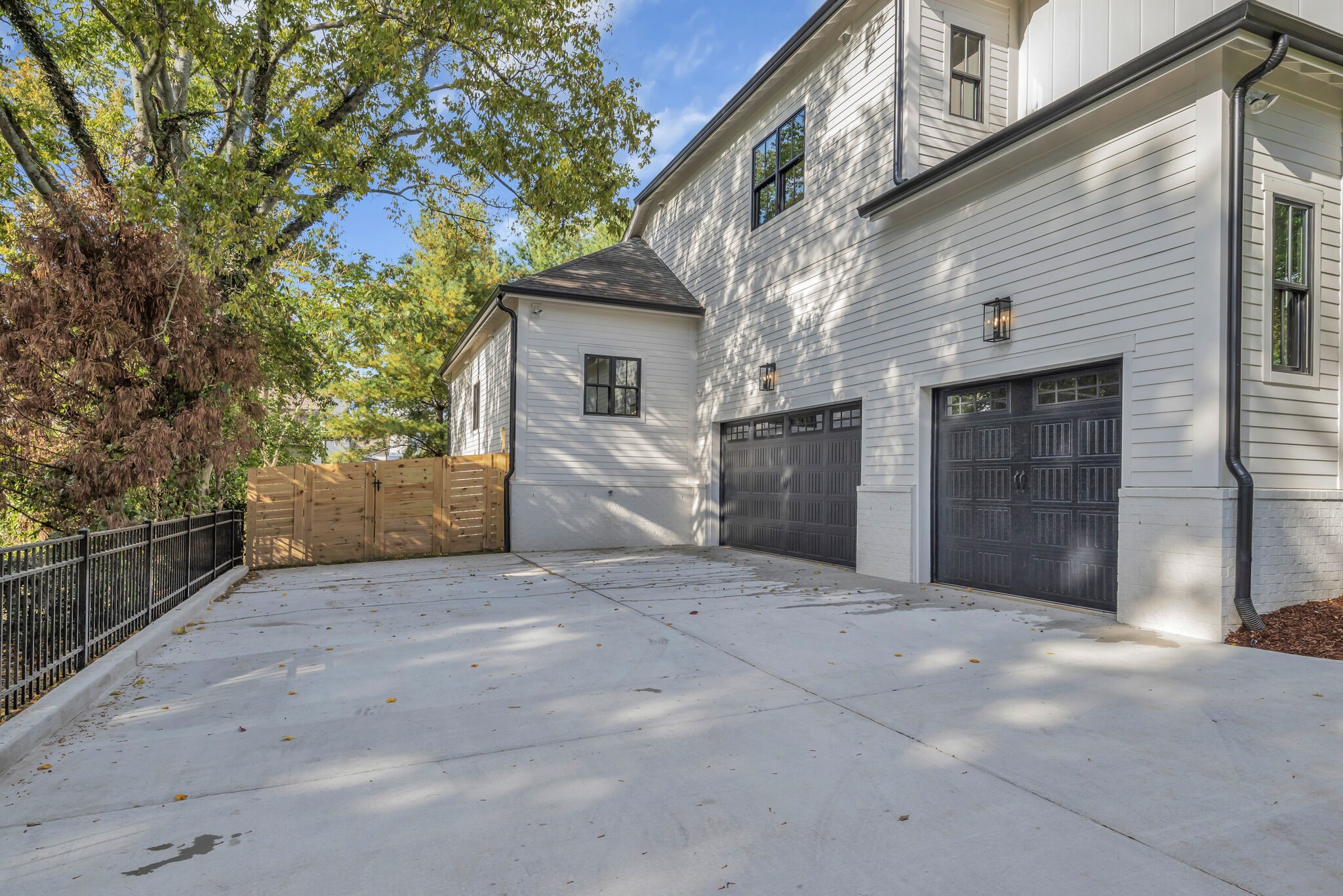 4125 Outer Dr