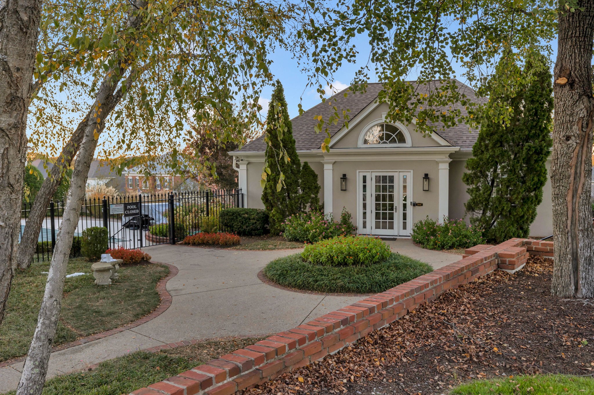 914 Bowring Park