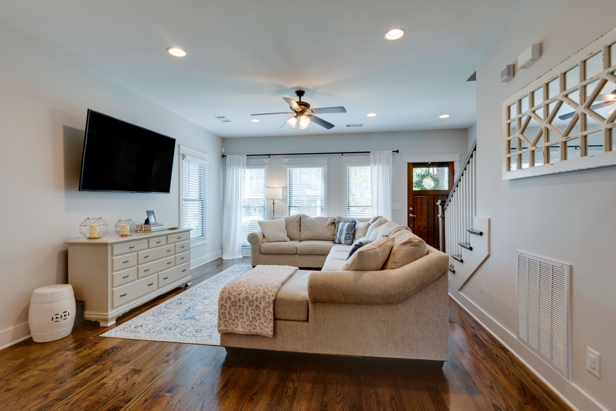 302 Artisan Ln