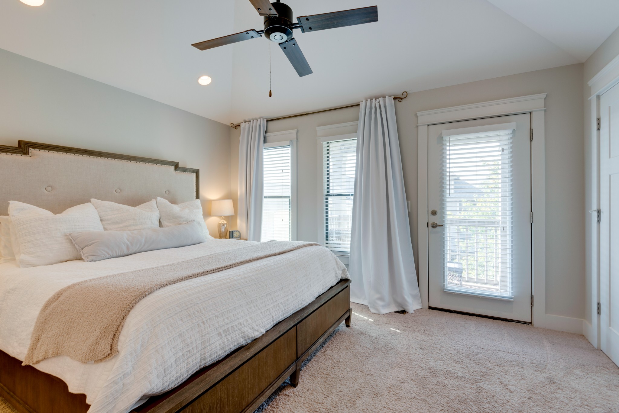 302 Artisan Ln
