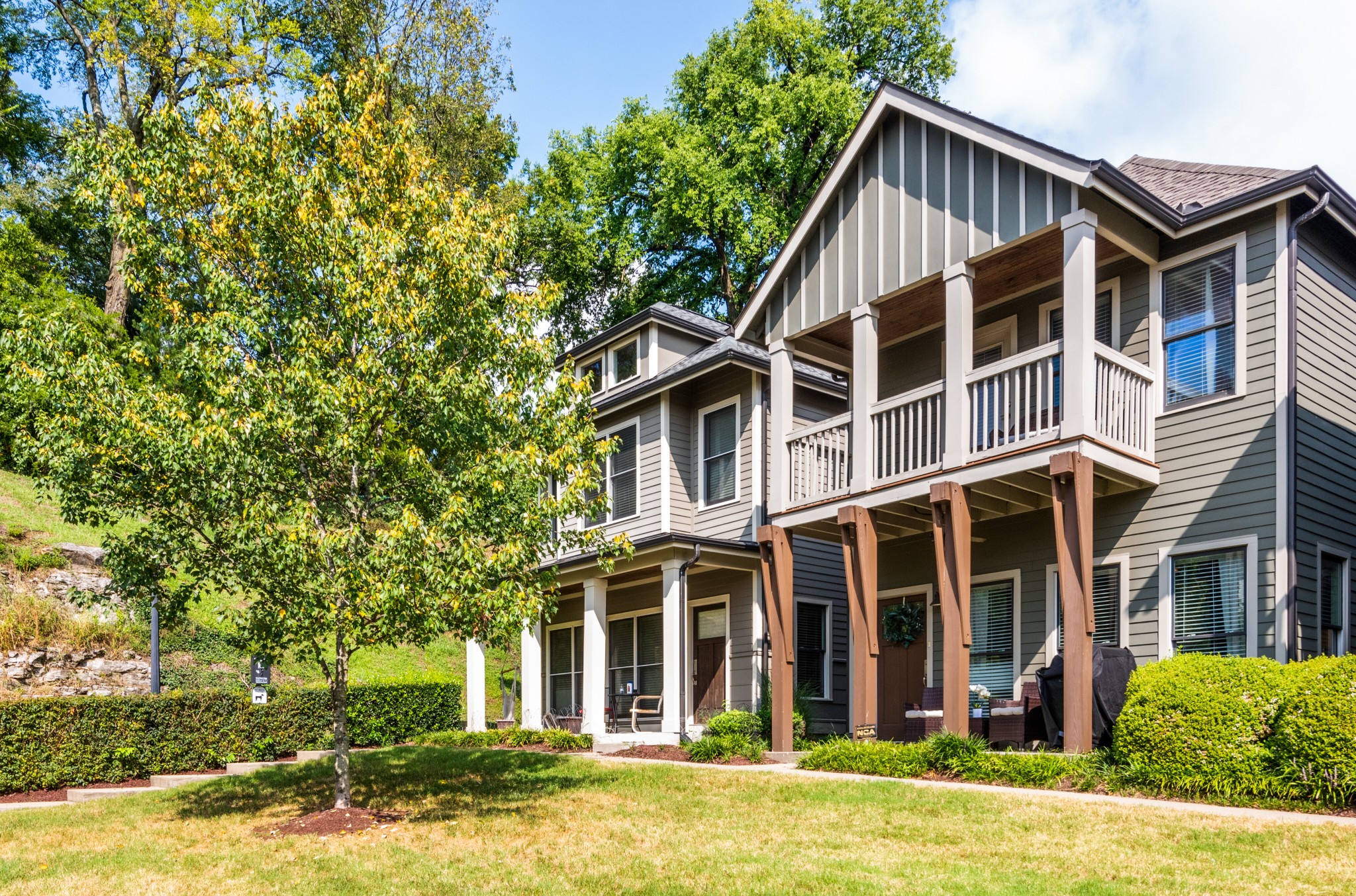 302 Artisan Ln