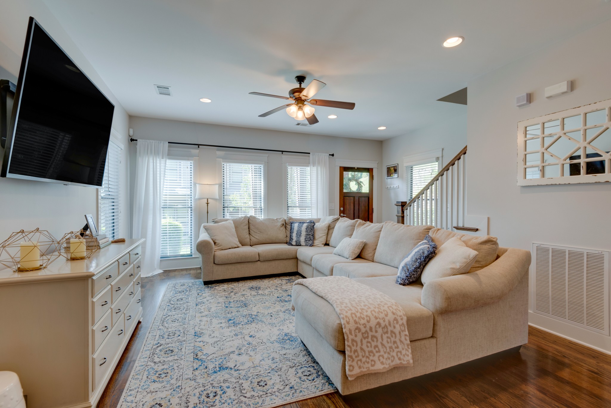 302 Artisan Ln
