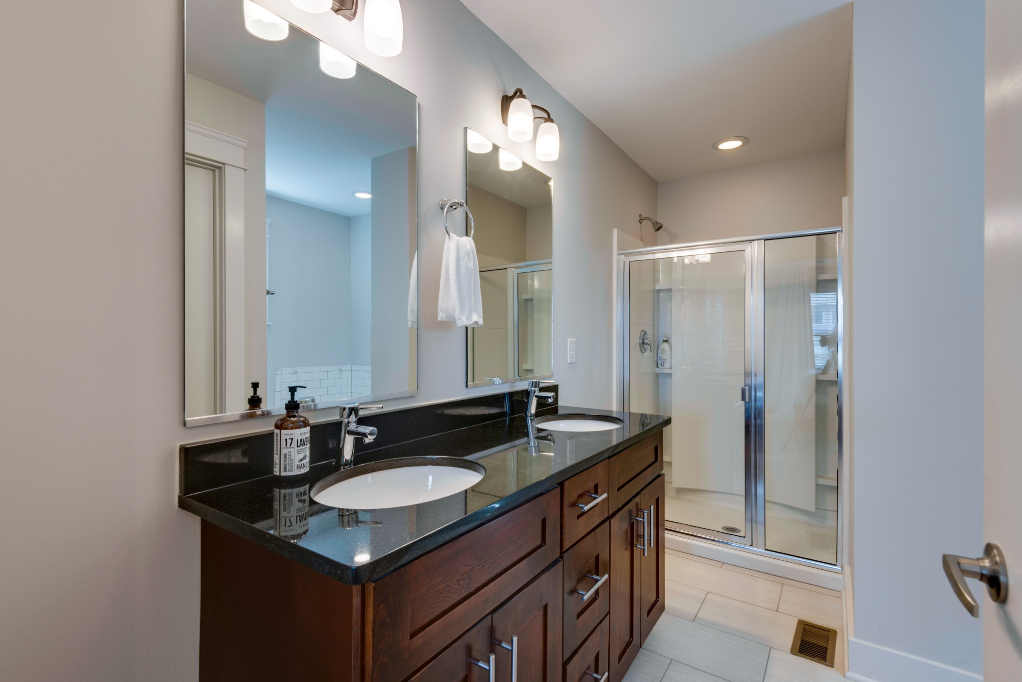302 Artisan Ln