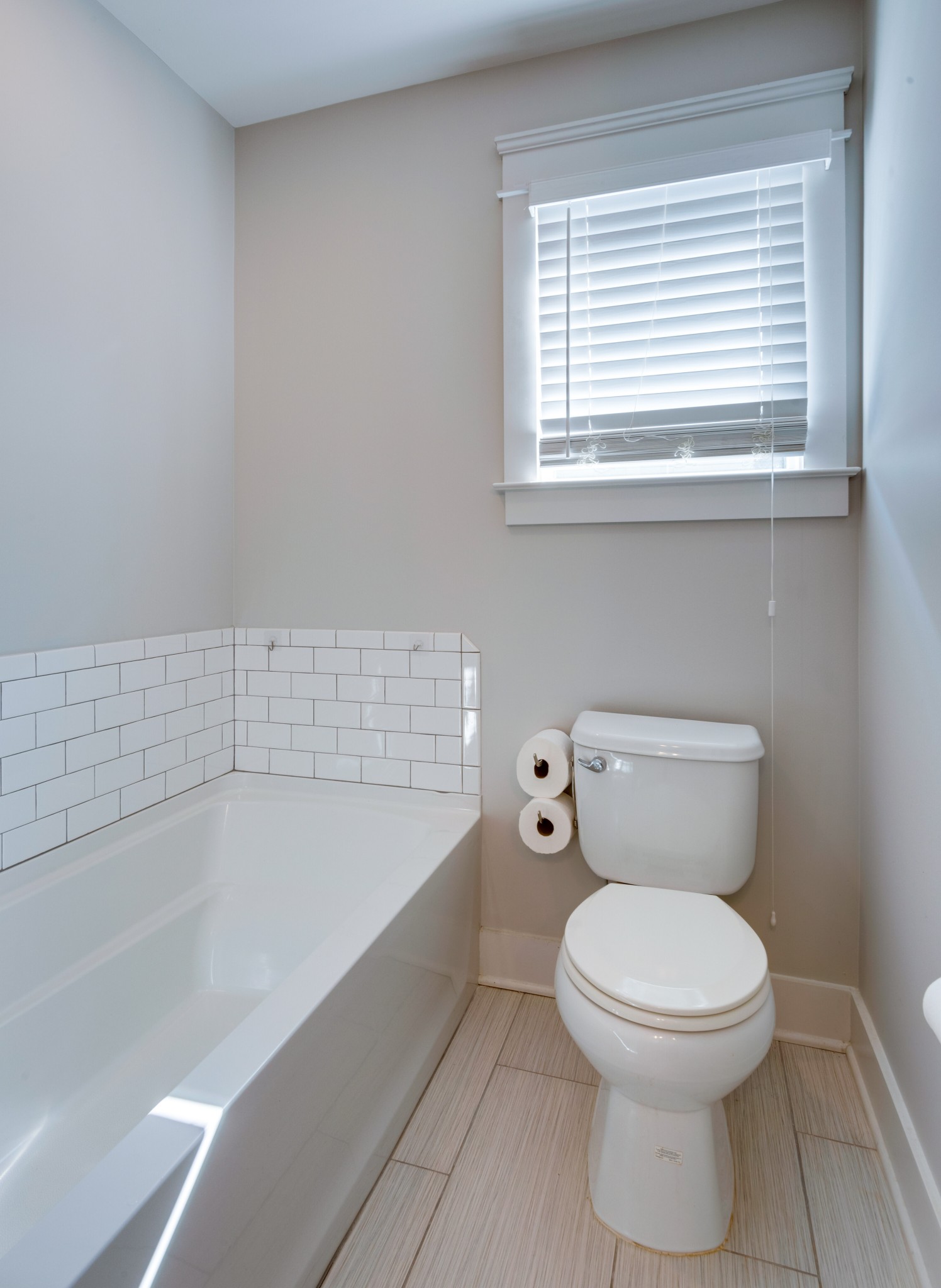 302 Artisan Ln