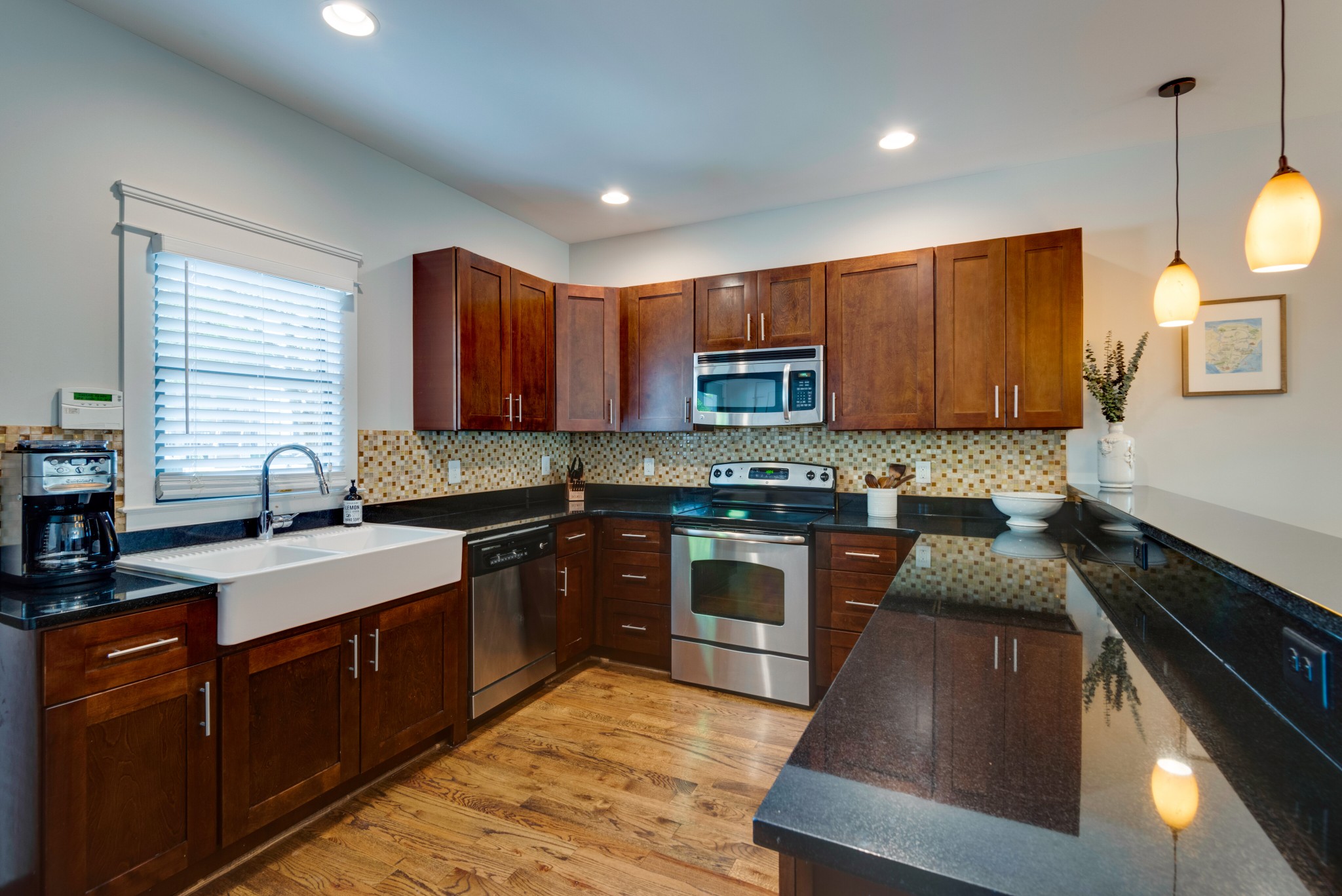 302 Artisan Ln