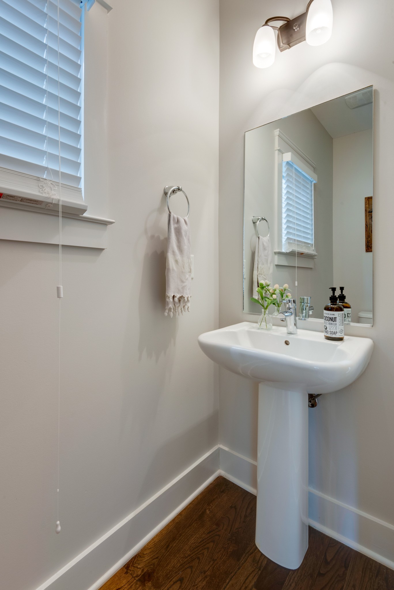 302 Artisan Ln