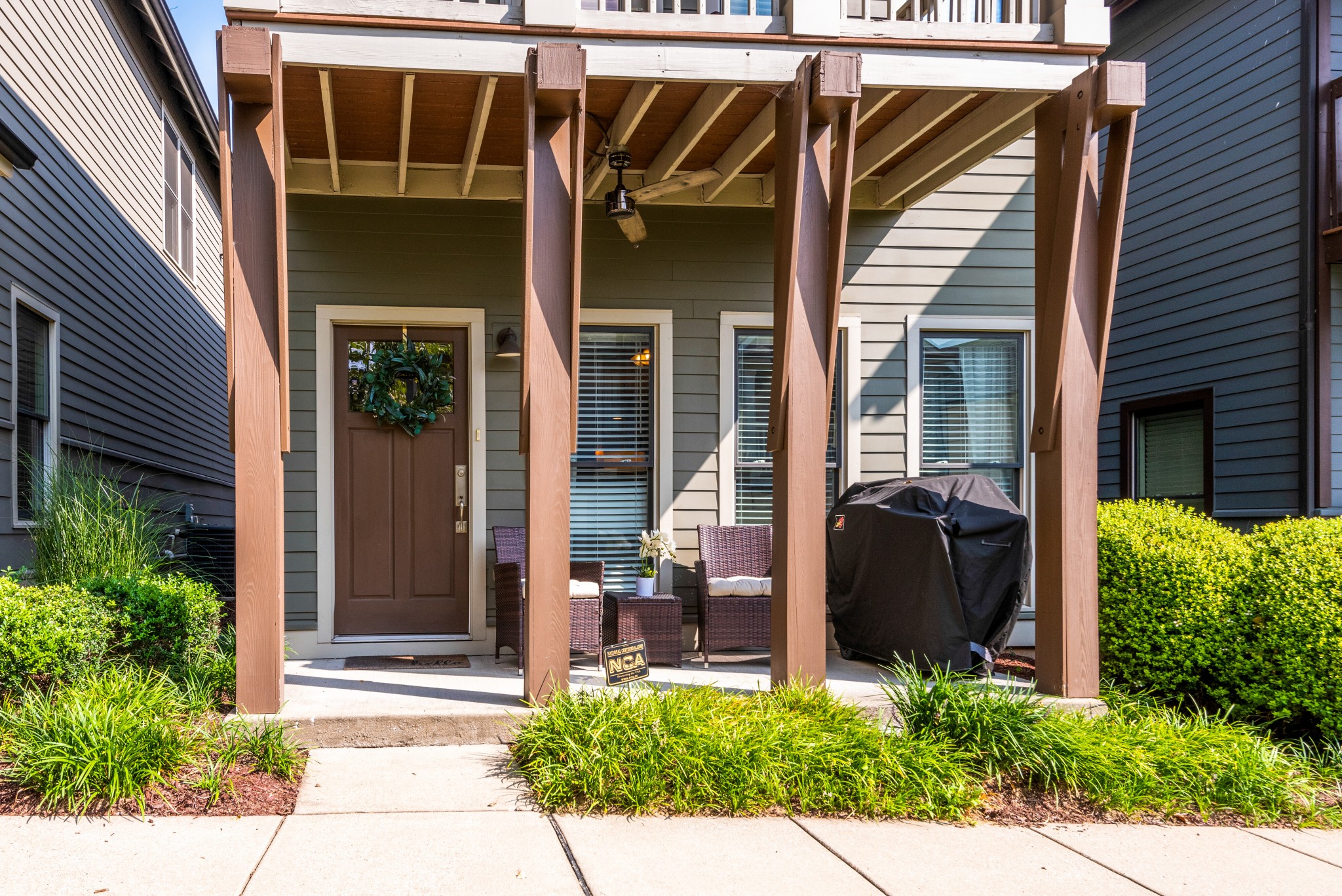 302 Artisan Ln