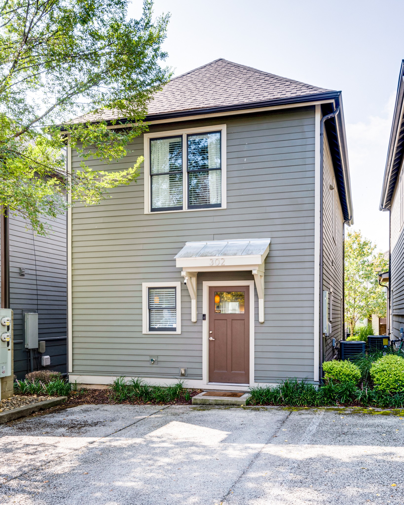 302 Artisan Ln