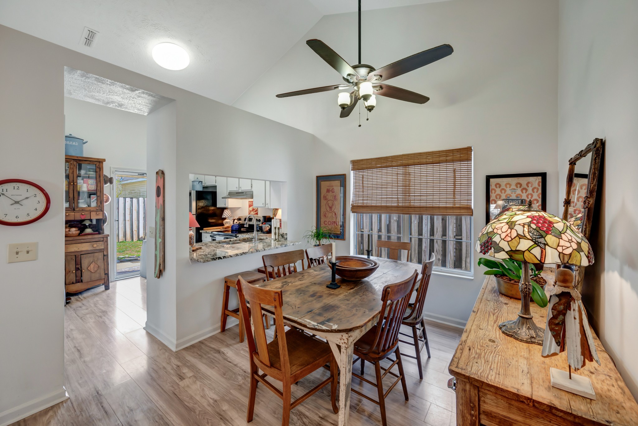 1006 Valley Dr