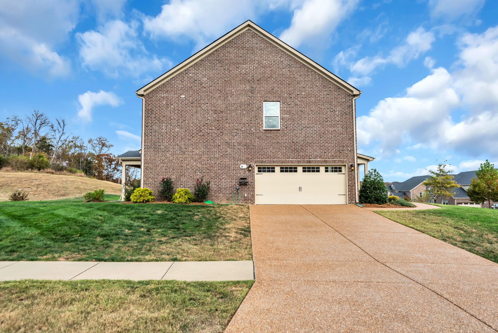 1220 Boxthorn Dr