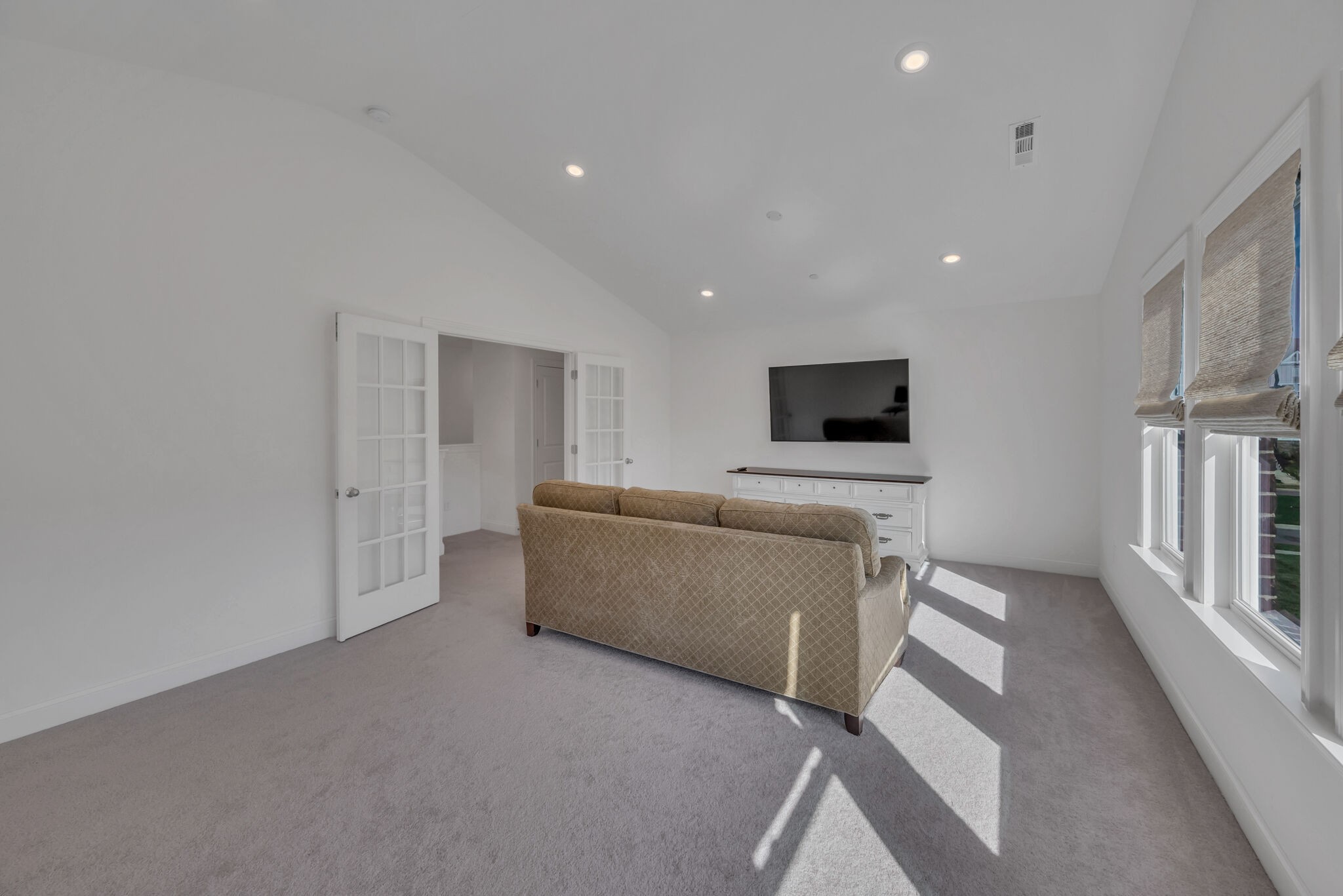 5025 Evangeline Pl