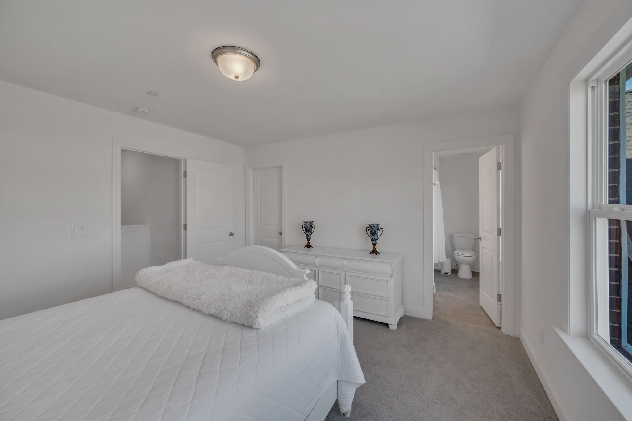 5025 Evangeline Pl