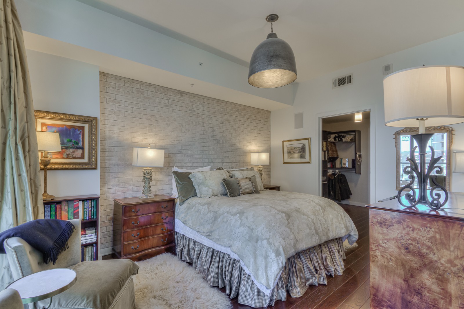 1212 Laurel St Unit: 1304