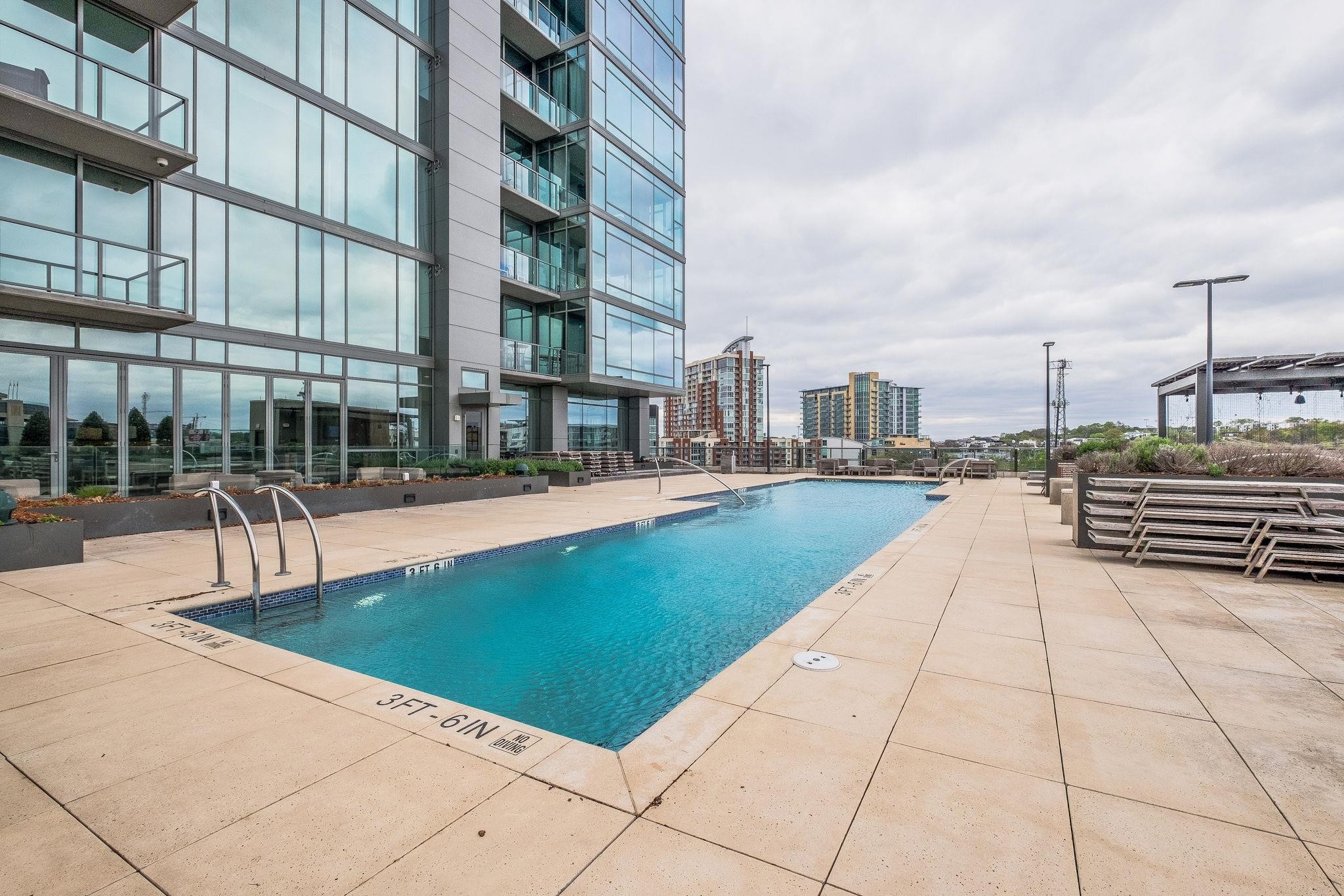 1212 Laurel St Unit: 1304