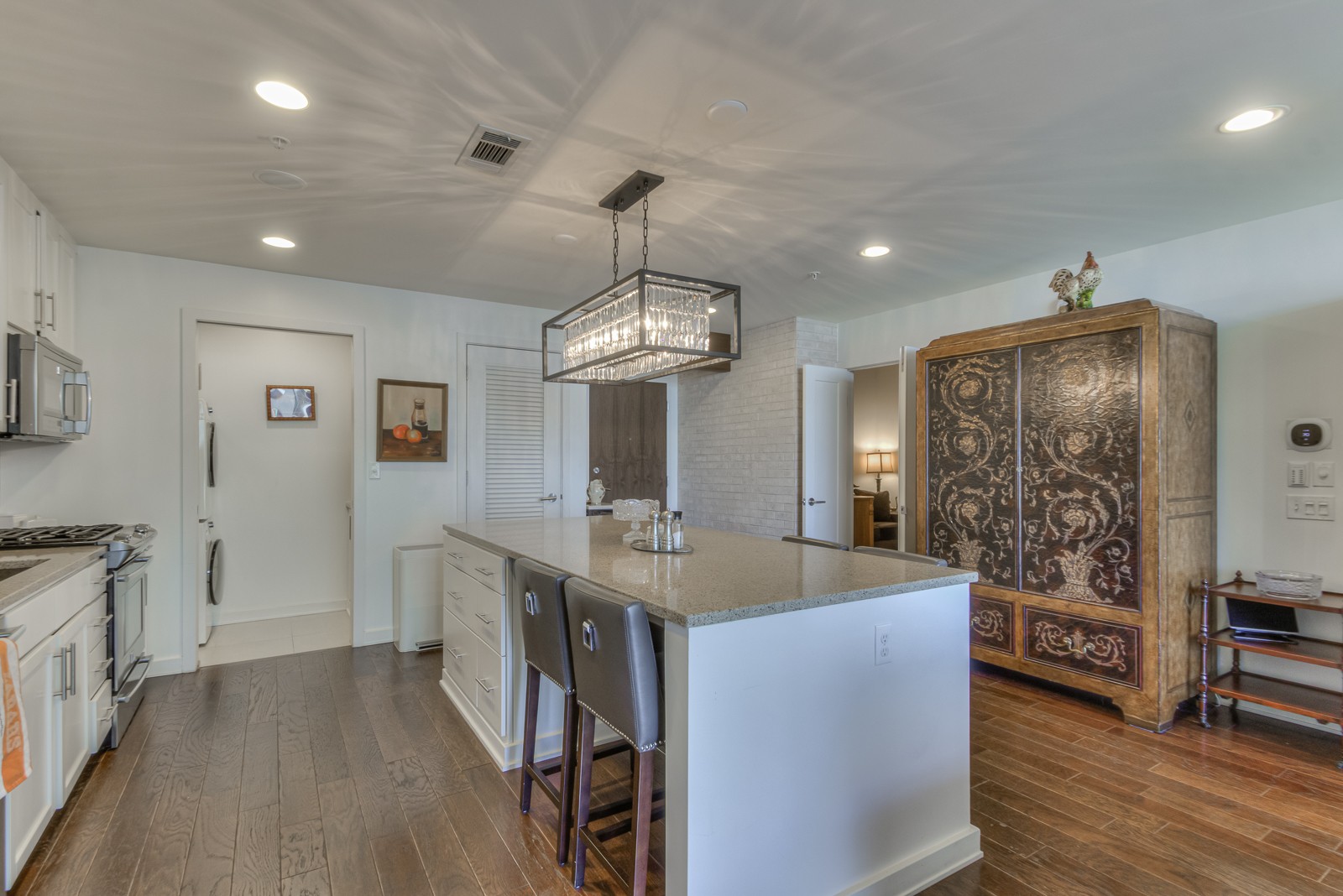 1212 Laurel St Unit: 1304