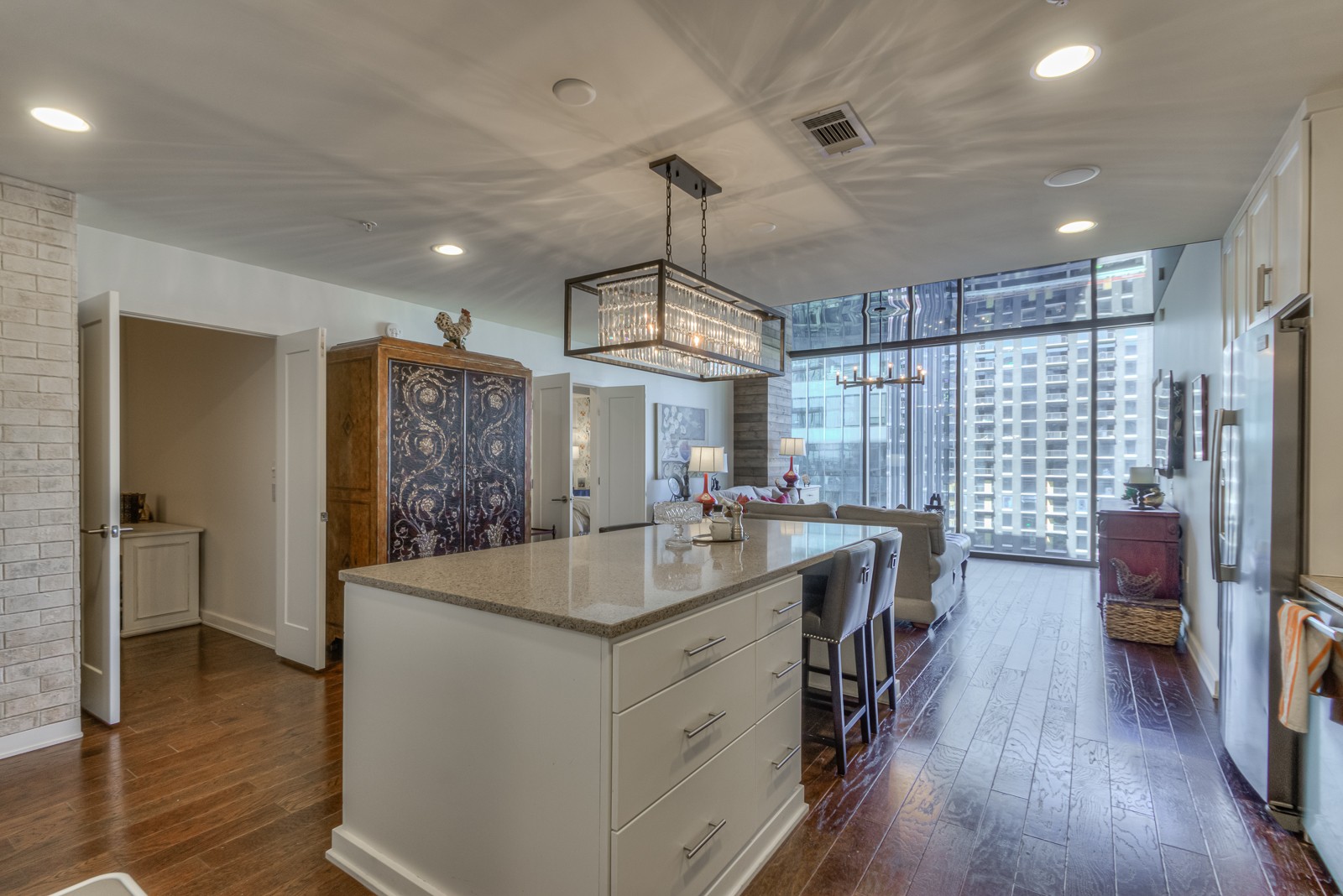 1212 Laurel St Unit: 1304