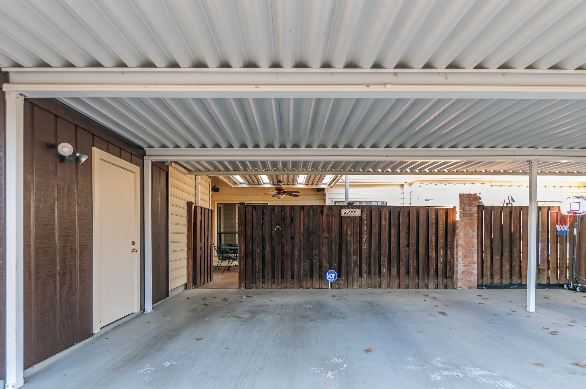 8725 Sawyer Brown Rd