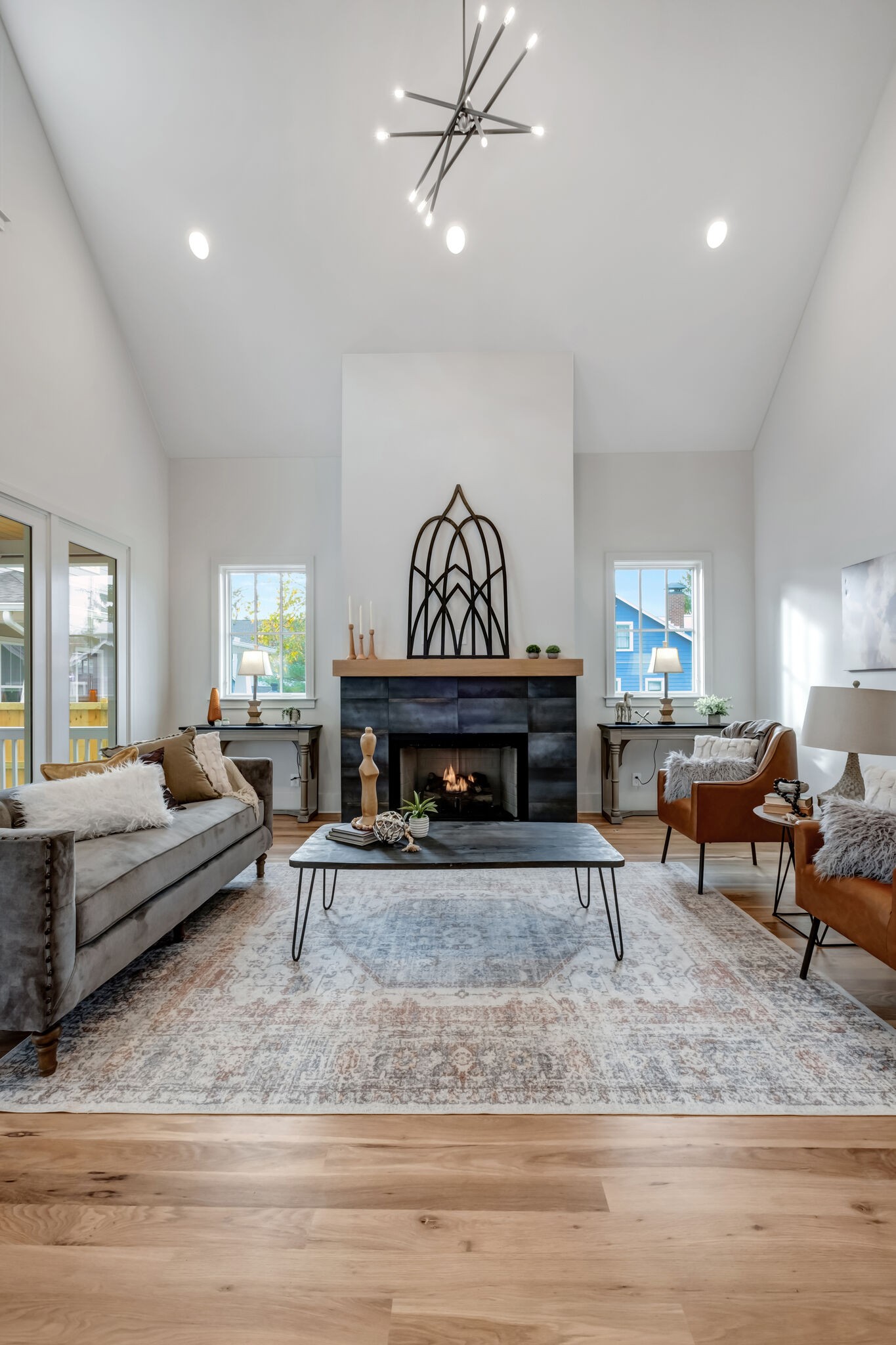 4033 Westlawn Dr