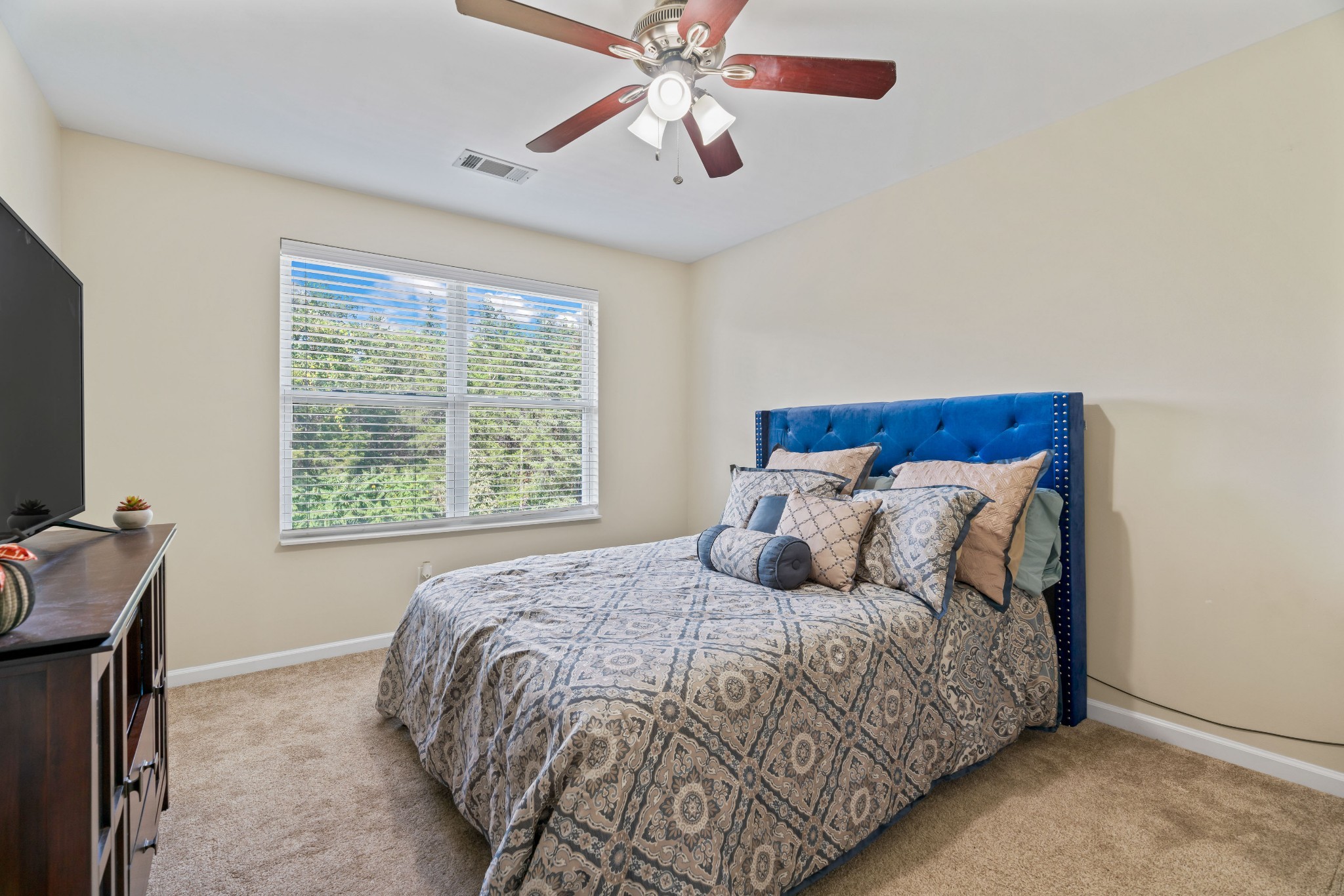 1351 Creekside Dr