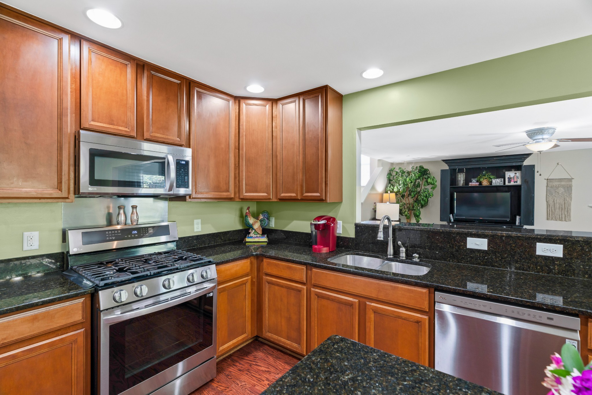 1351 Creekside Dr
