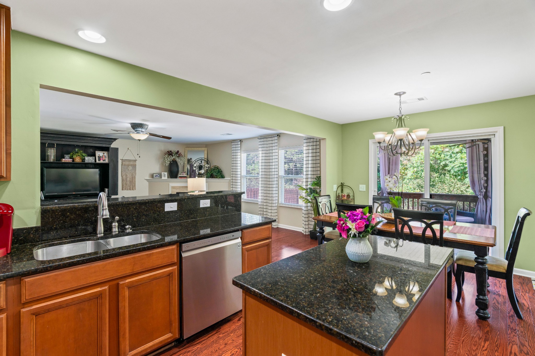 1351 Creekside Dr