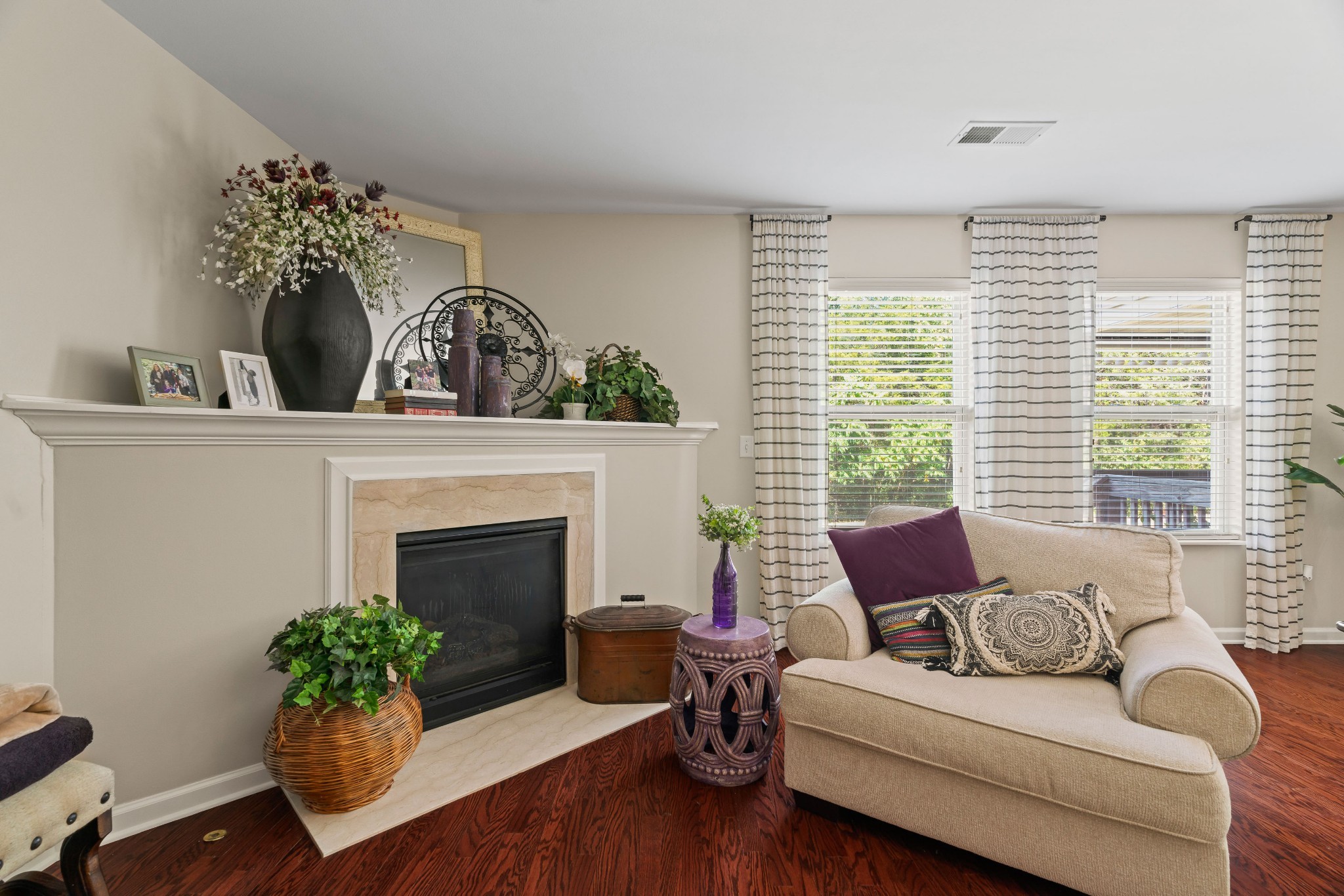 1351 Creekside Dr