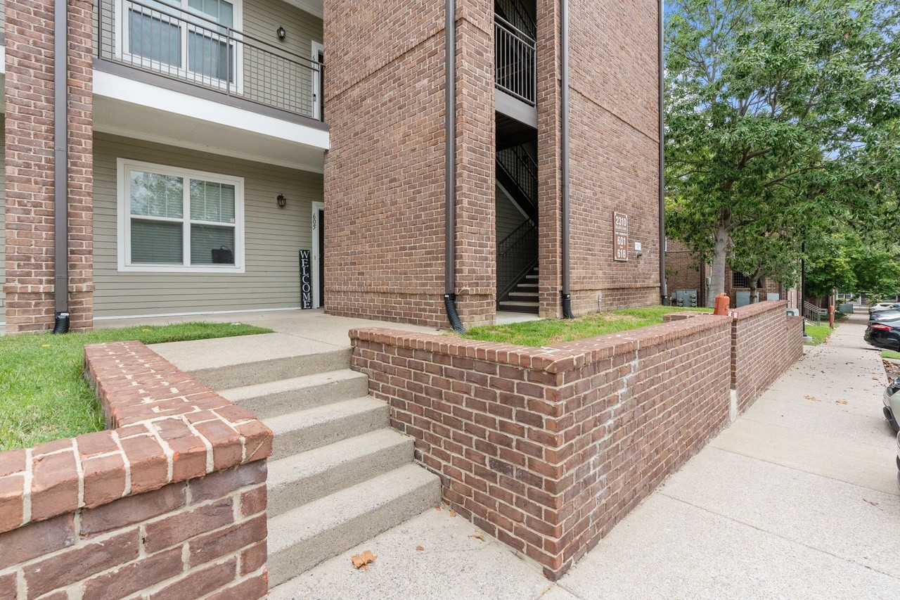 2310 Elliott Ave Unit: 606