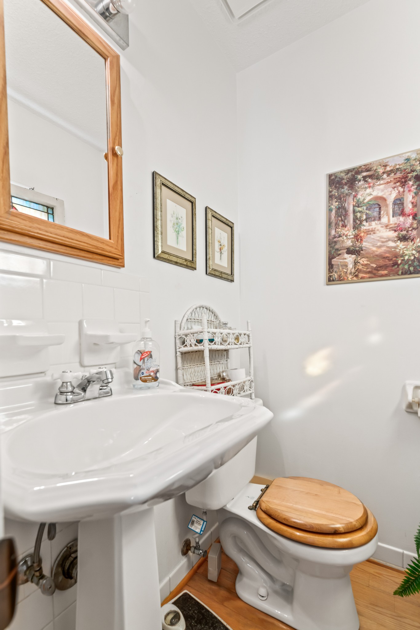 106 Creekwood Dr