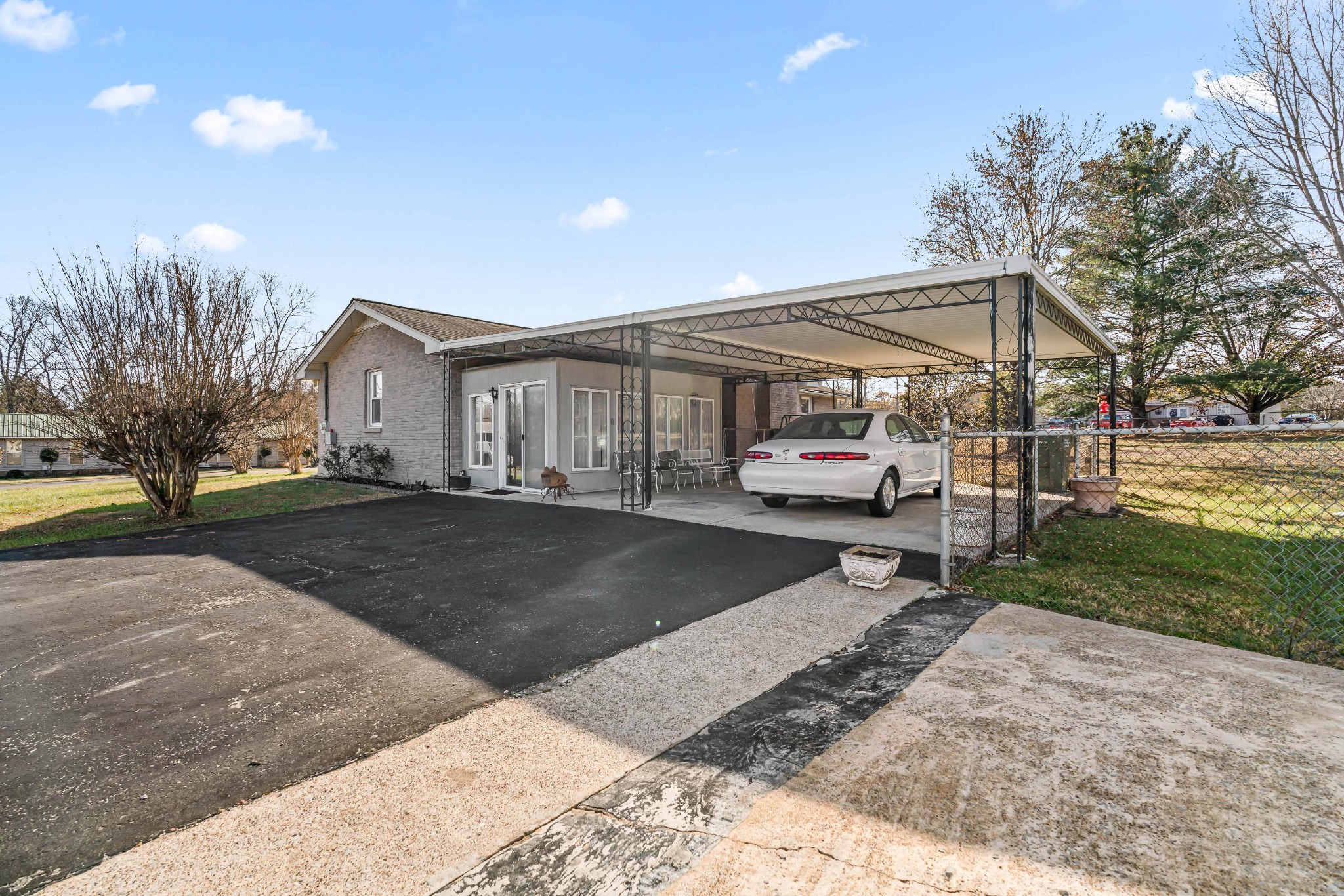 106 Creekwood Dr