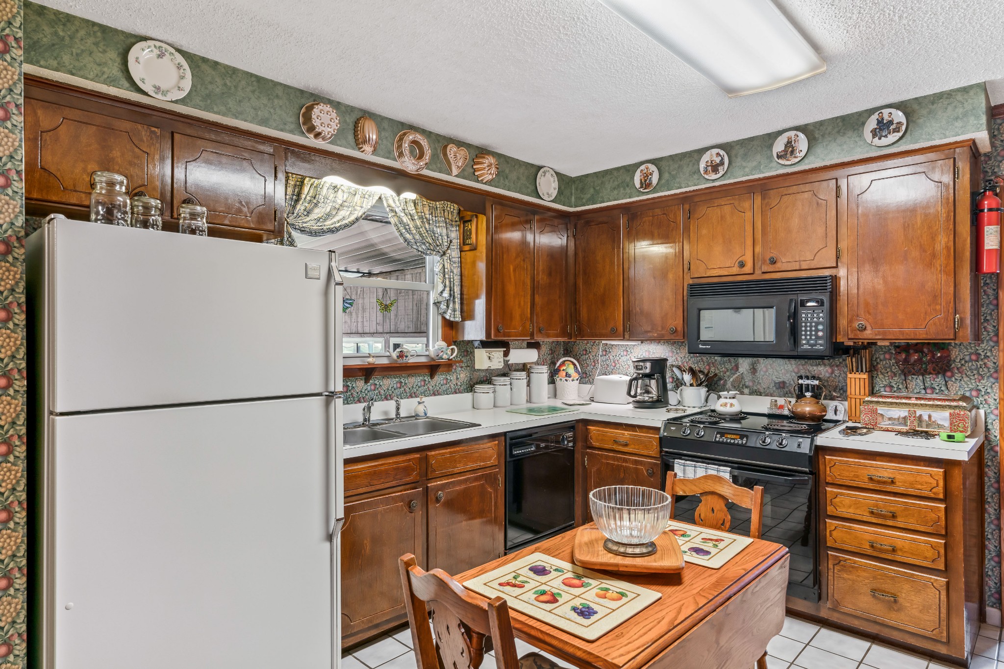 106 Creekwood Dr