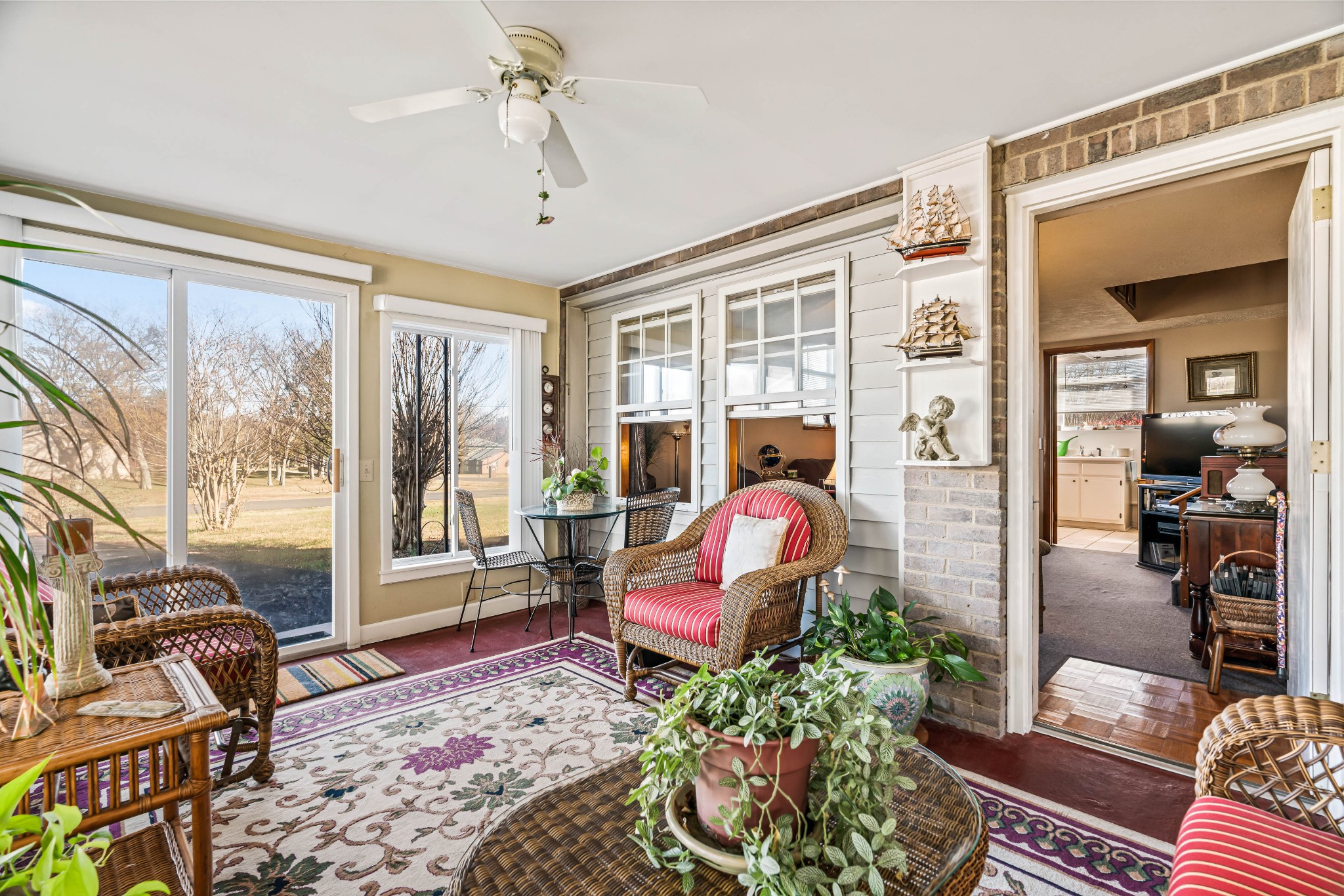 106 Creekwood Dr