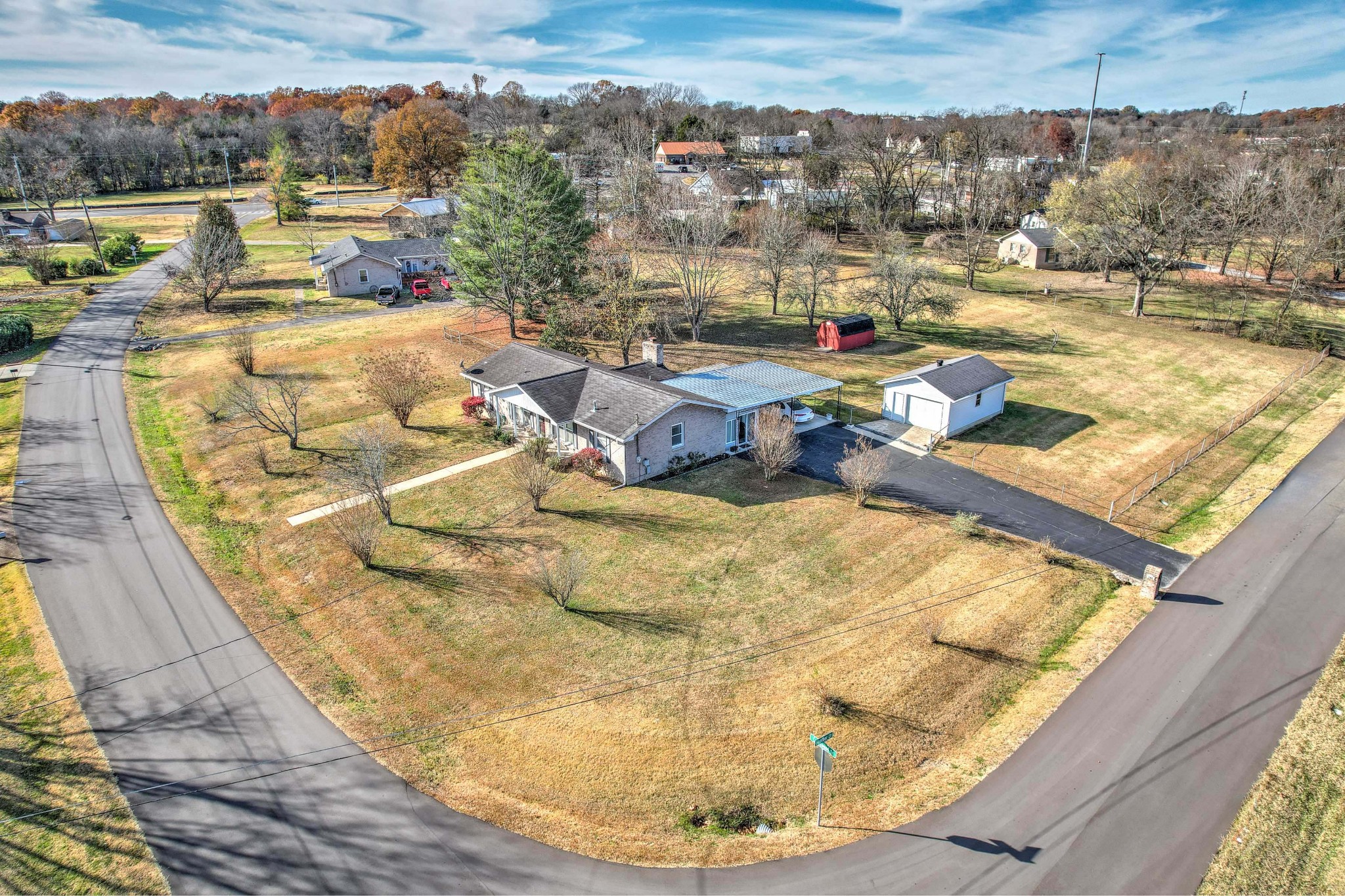 106 Creekwood Dr