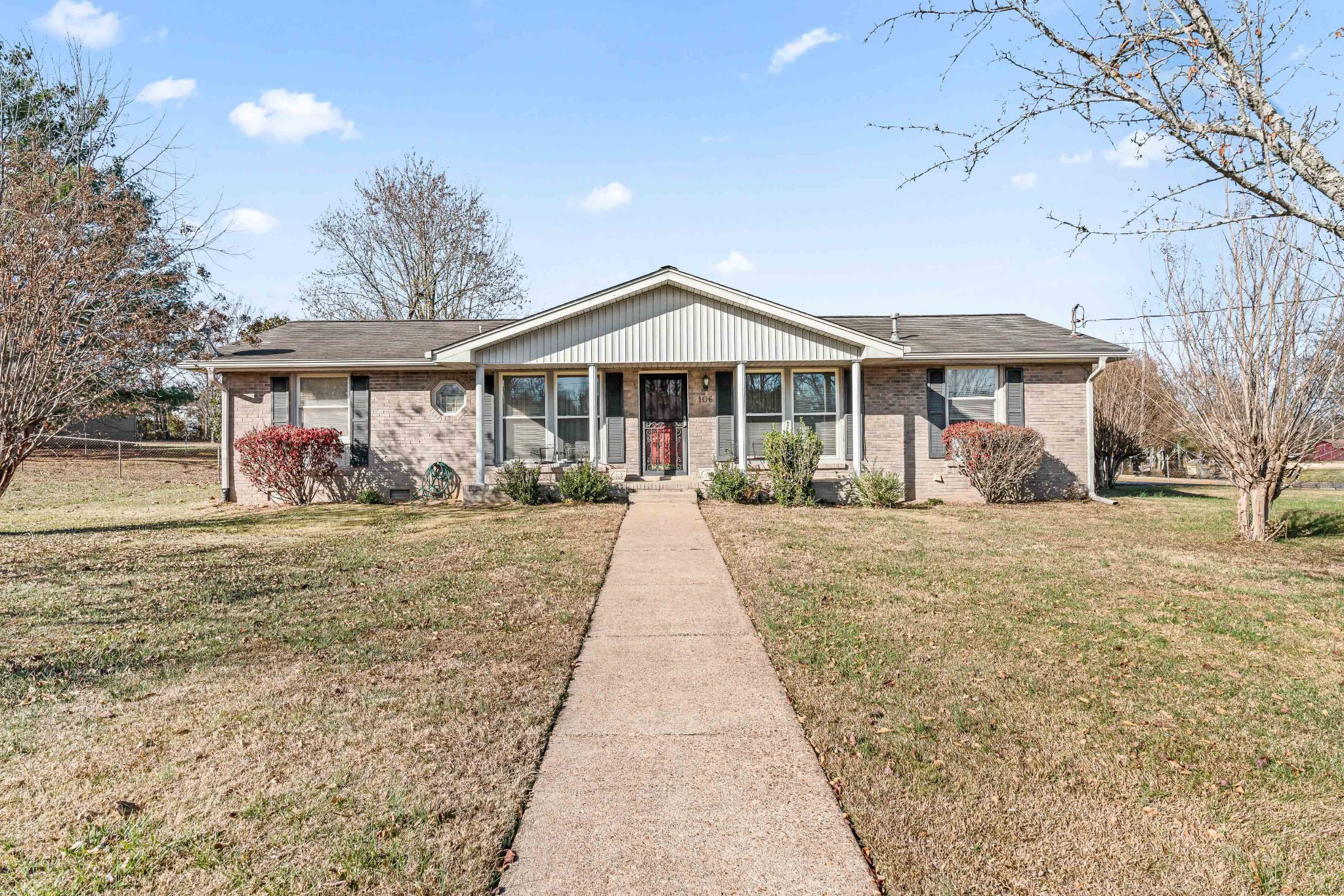 106 Creekwood Dr