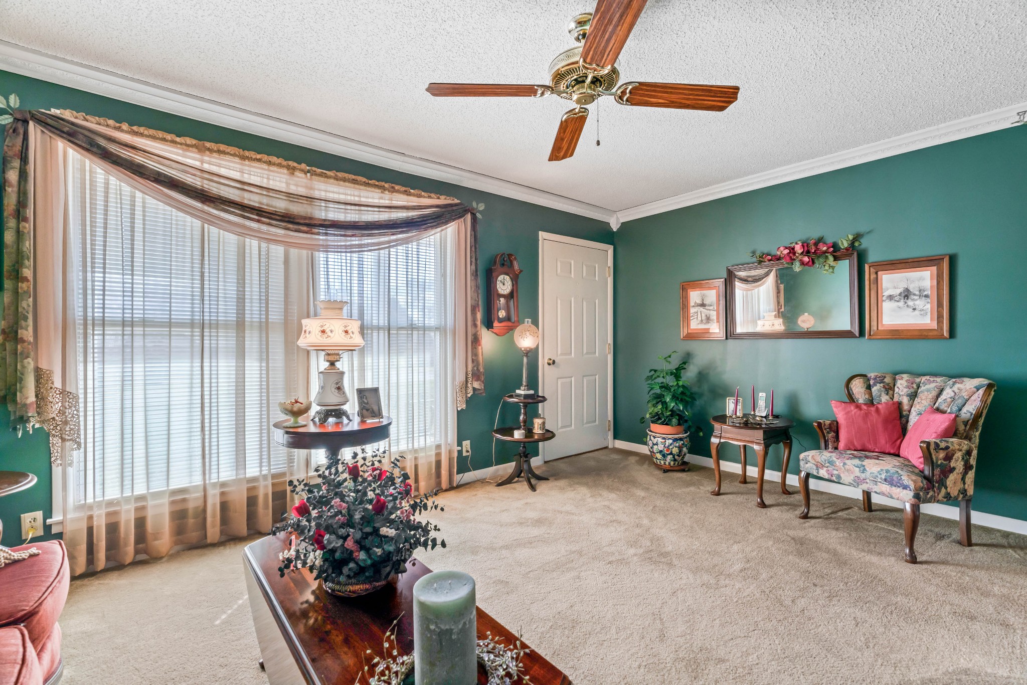 106 Creekwood Dr