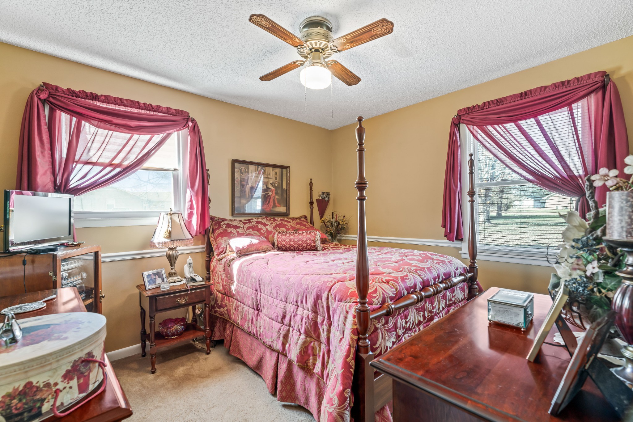 106 Creekwood Dr