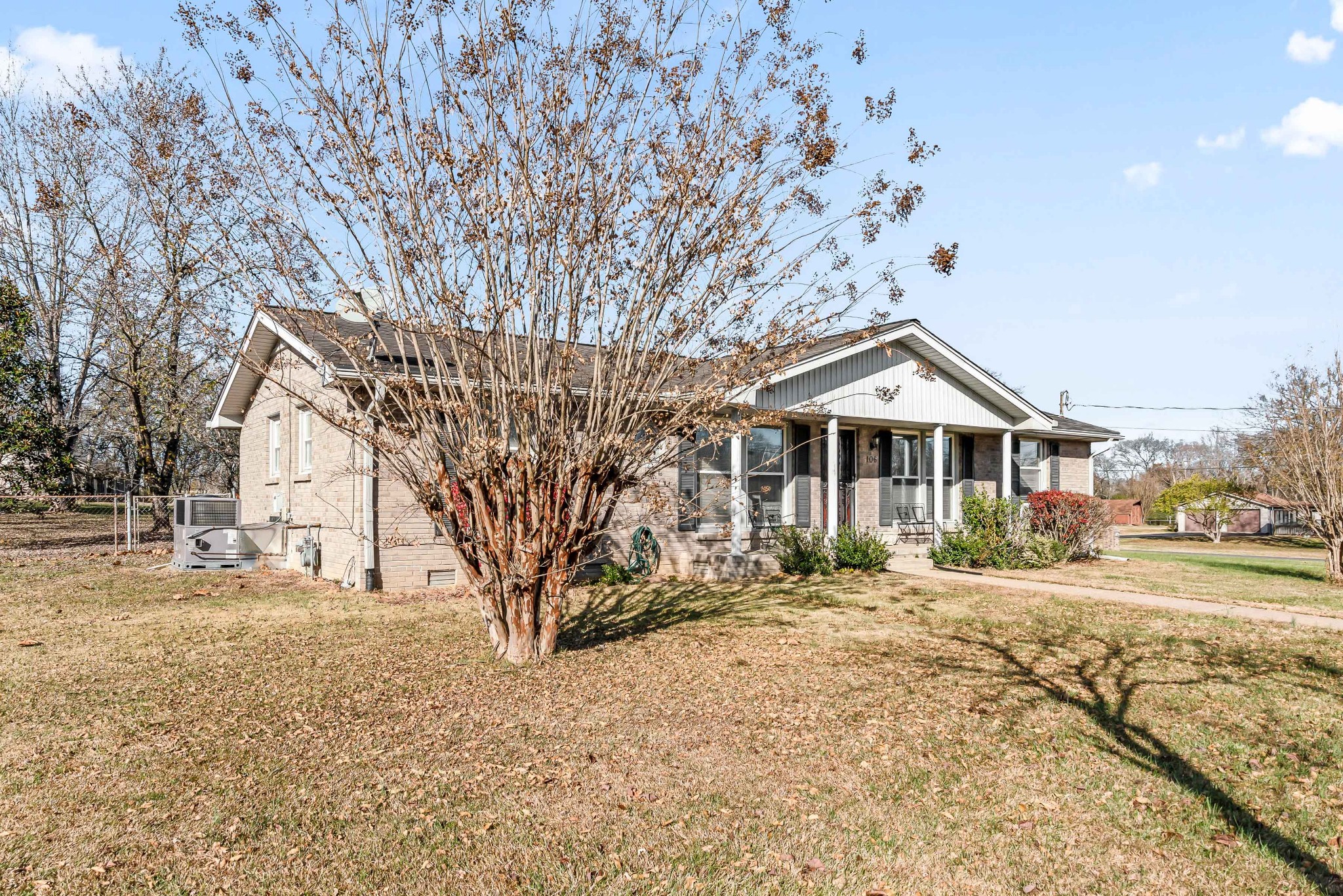 106 Creekwood Dr