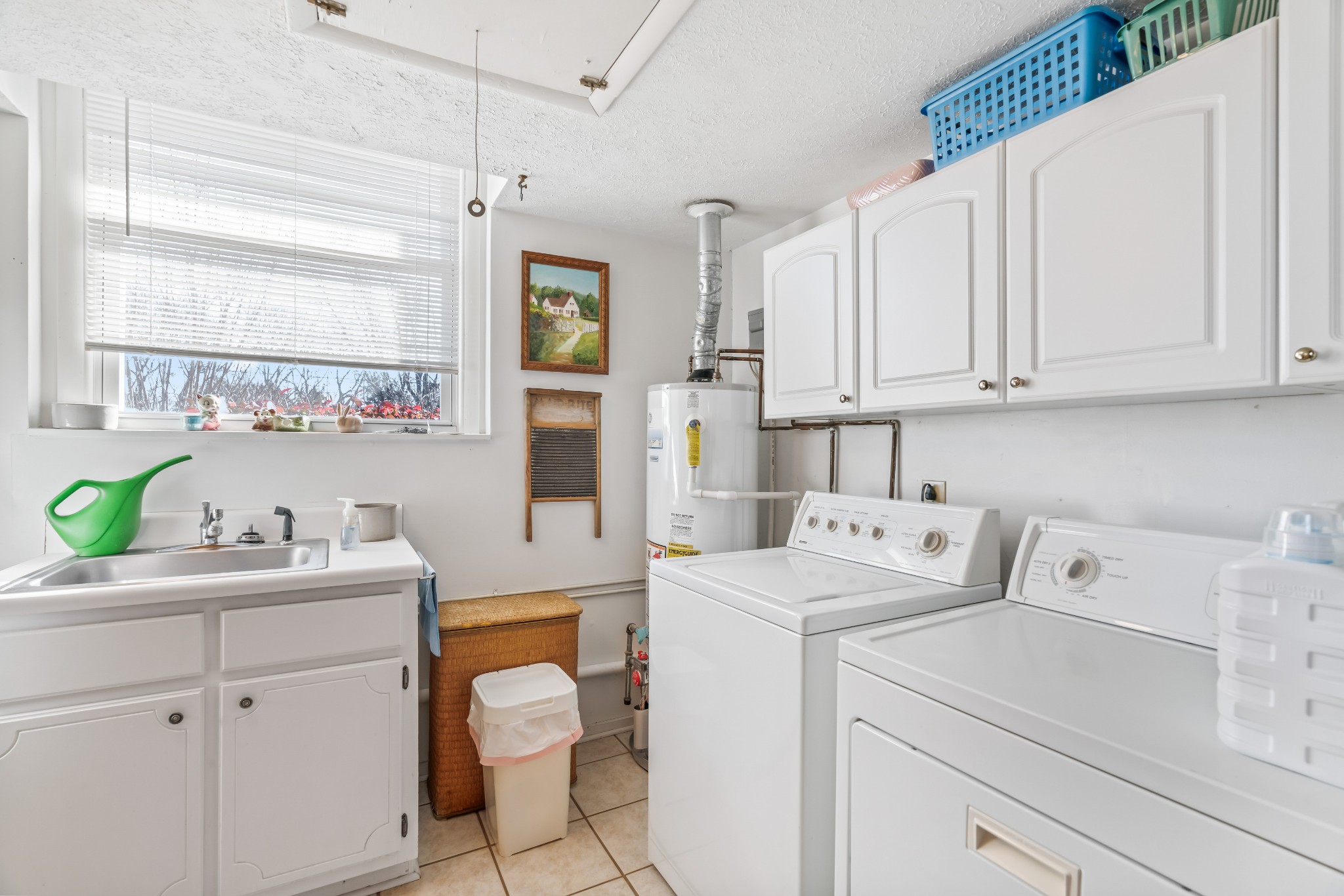 106 Creekwood Dr