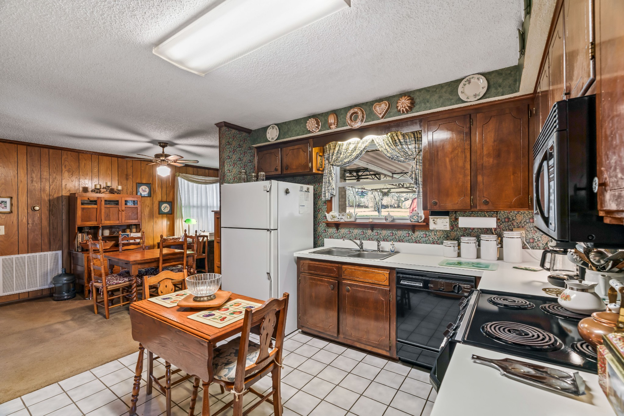 106 Creekwood Dr