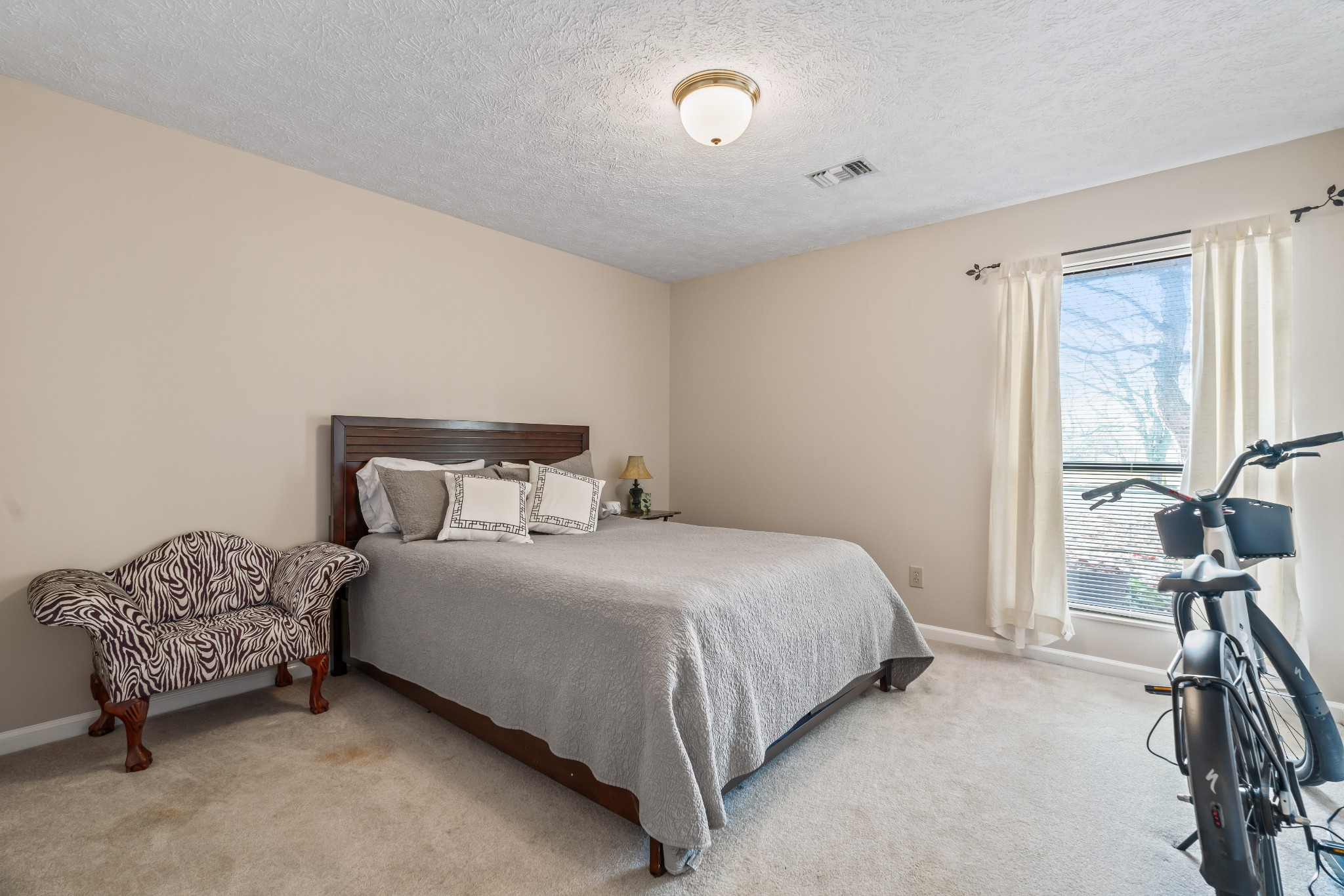 422 Hunters Pl